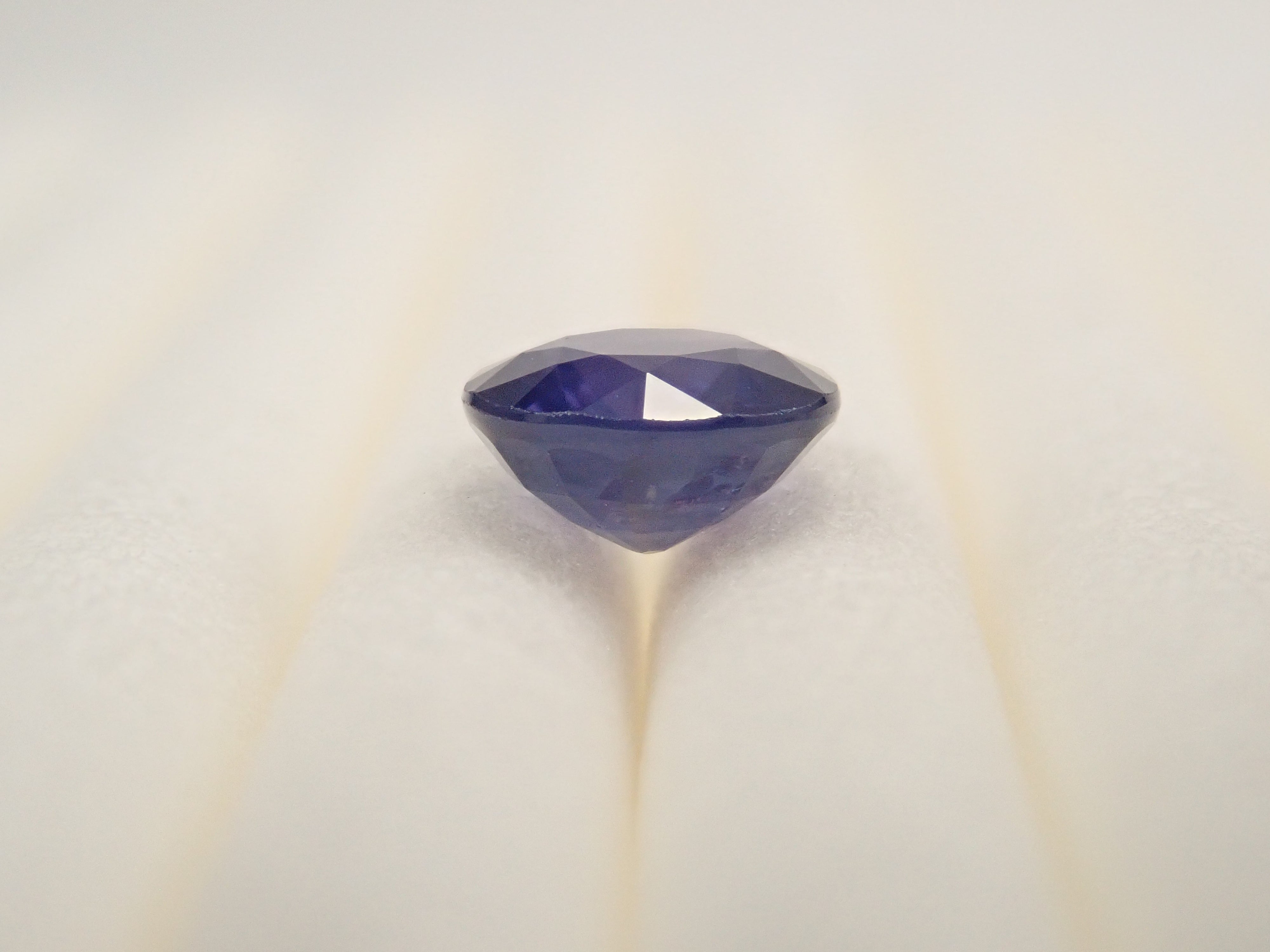 【1月19日晚間10點開售】馬達加斯加藍寶石 4.6毫米/0.472克拉 散裝