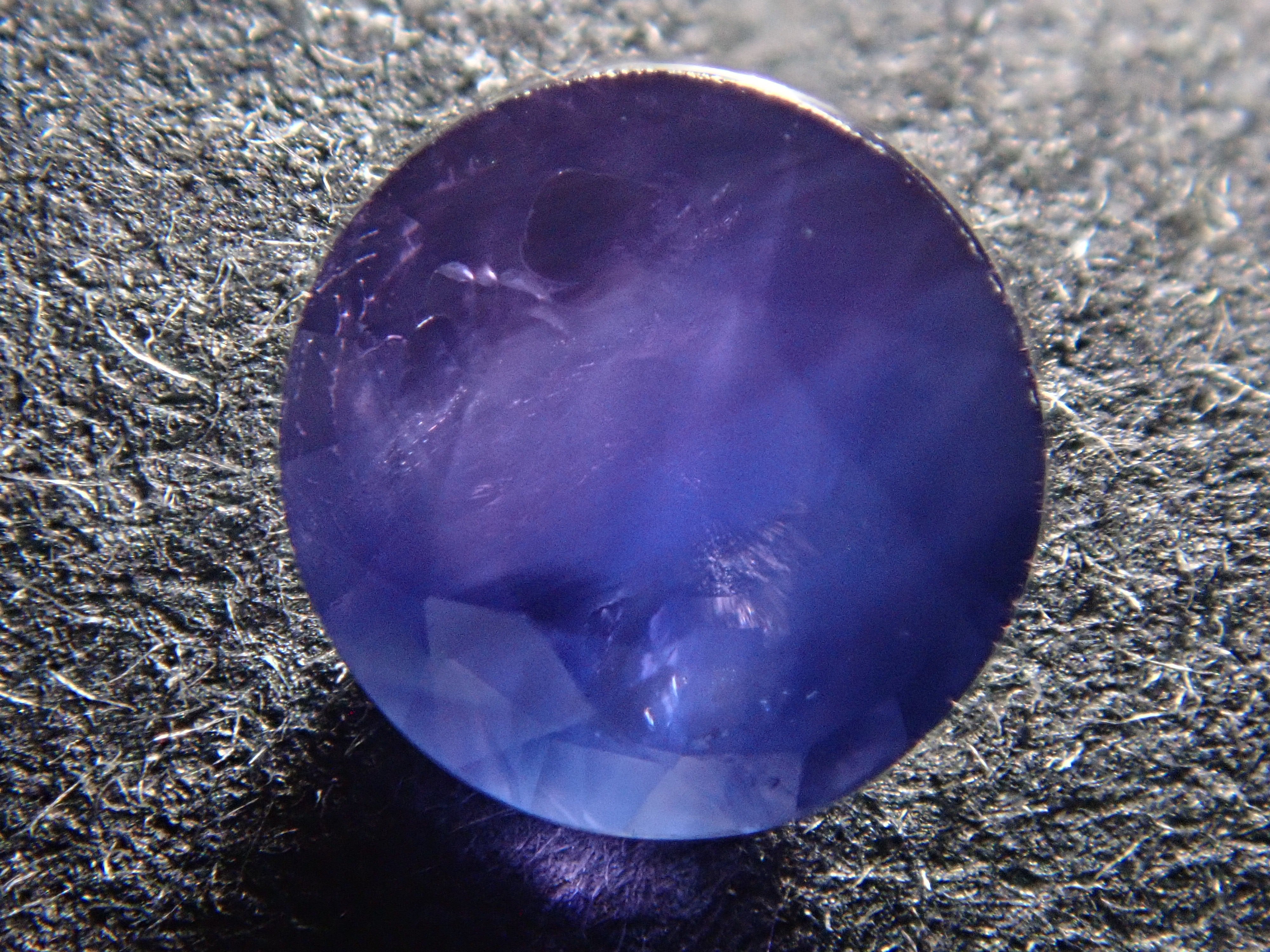 【1月19日晚間10點開售】馬達加斯加藍寶石 4.6毫米/0.472克拉 散裝