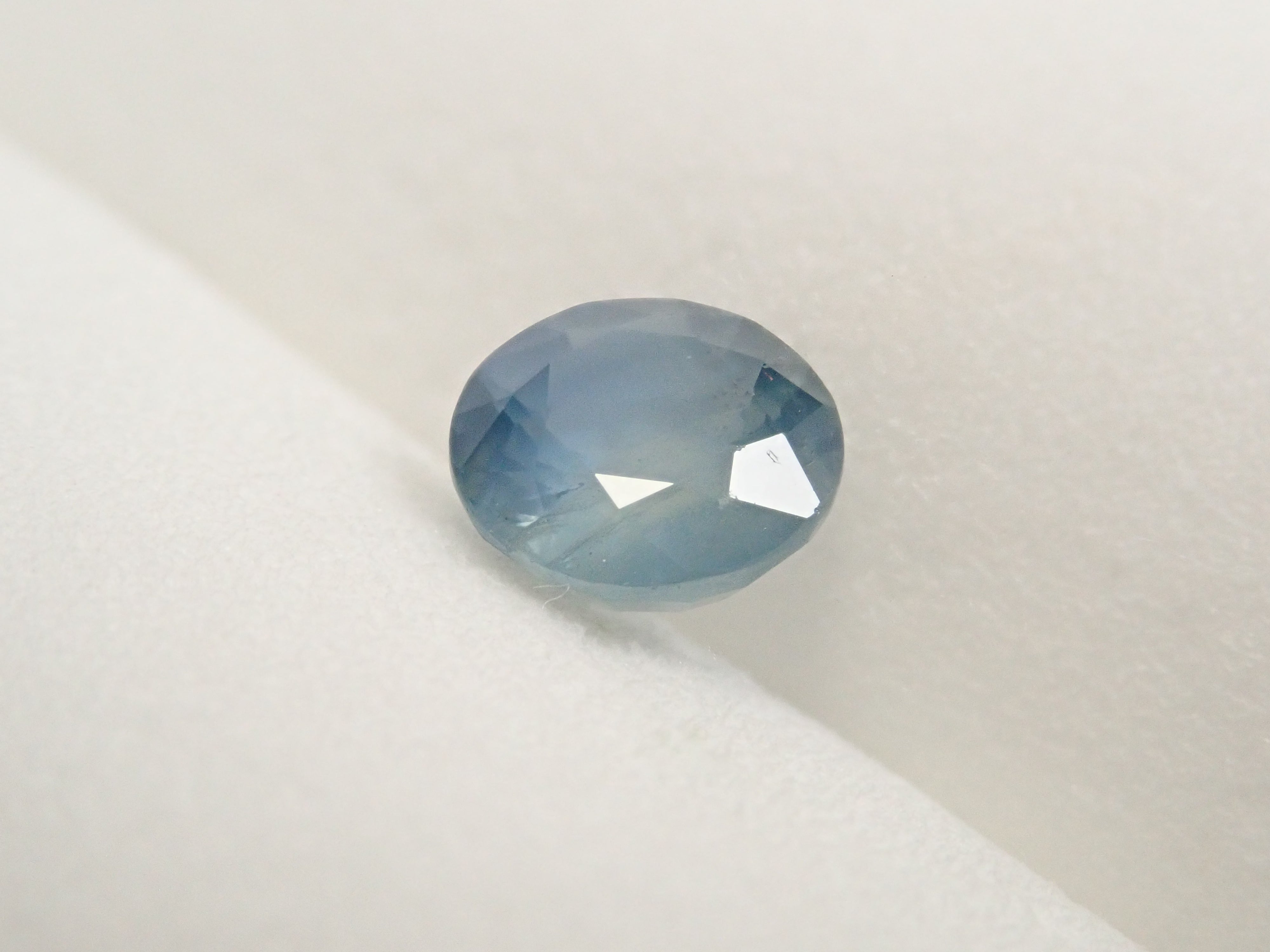 【12/21 22時販売】マダガスカル産バイカラーサファイア 5.8mm/1.006ctルース