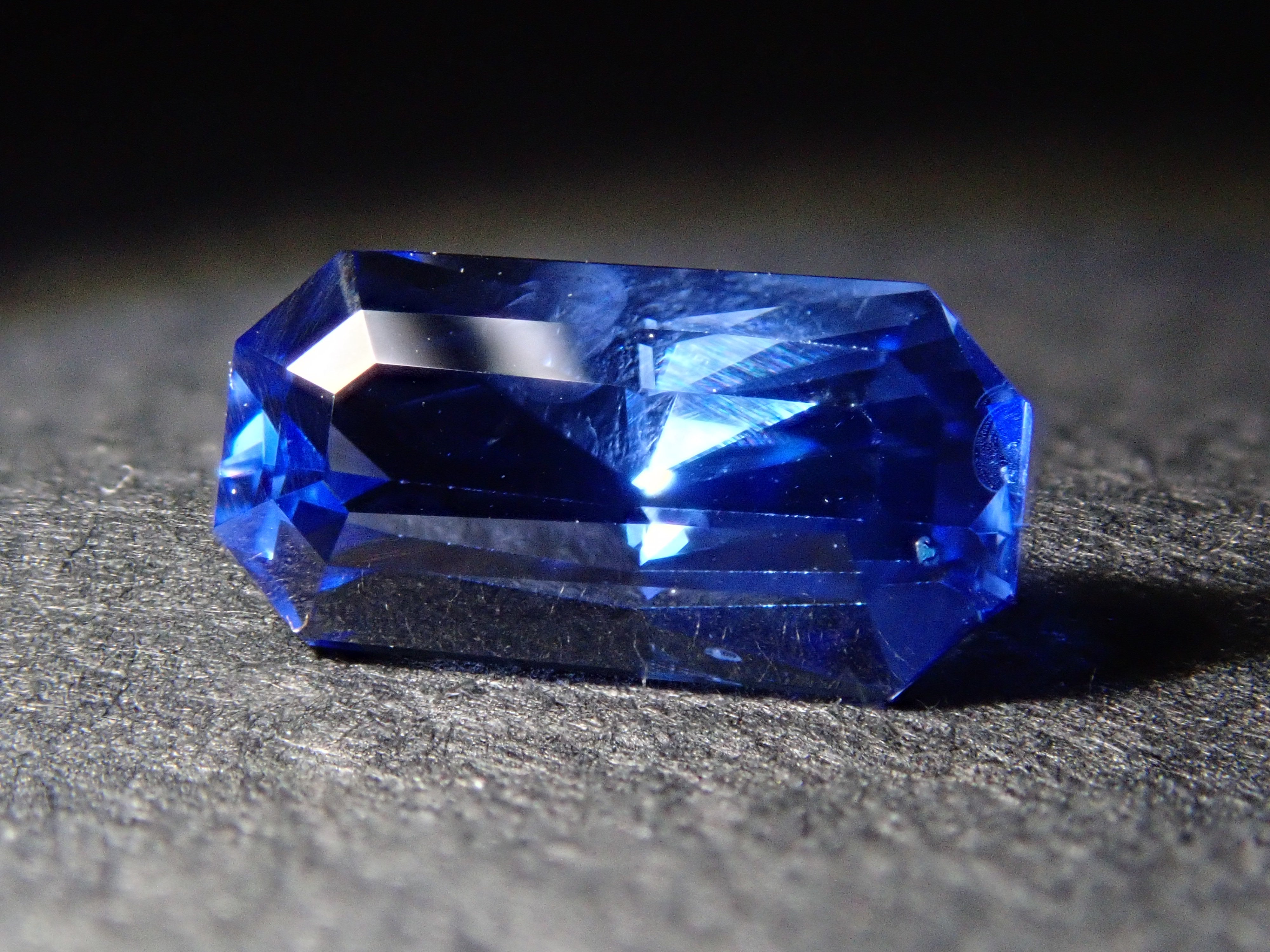【12/21 22時販売】スリランカ産ブルーサファイア 1.008ctルース