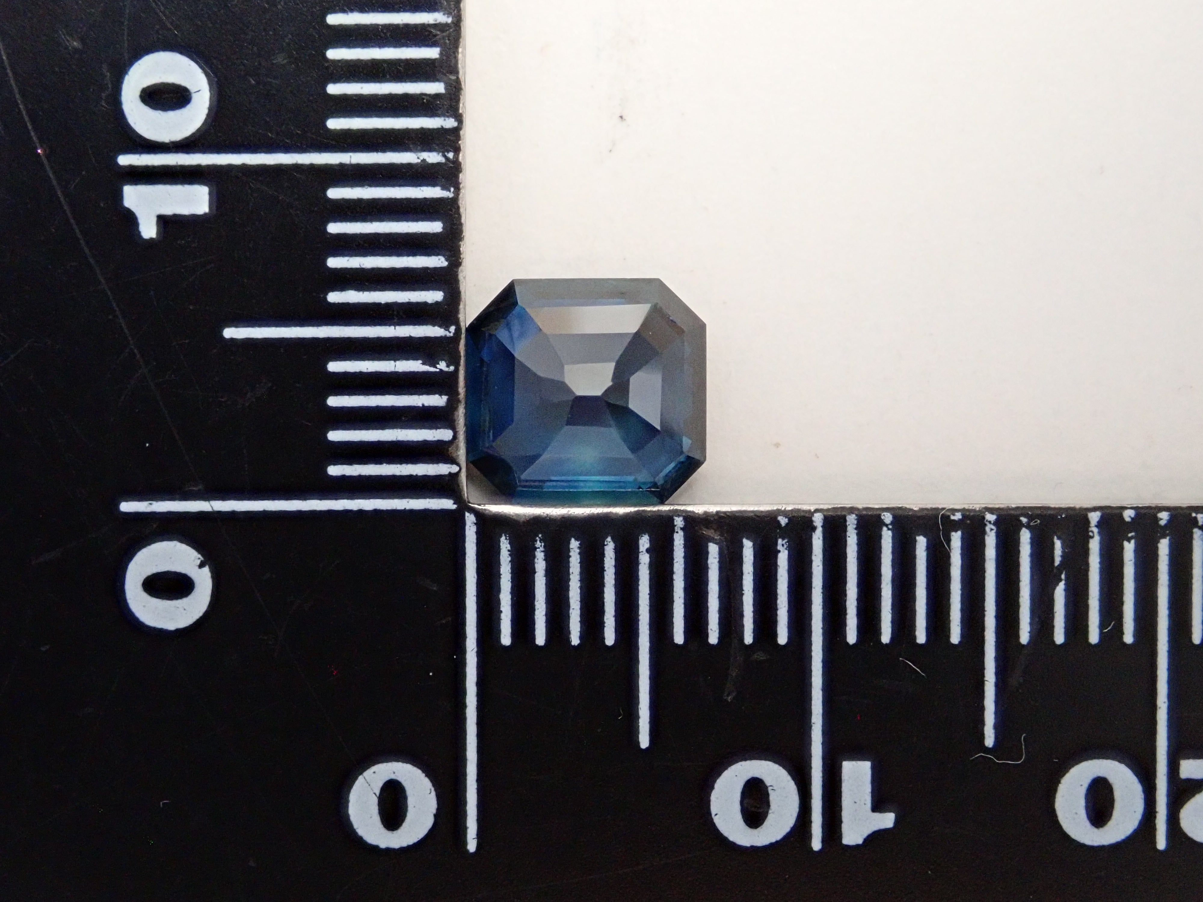 【1/24 22時販売】ティールブルーサファイア 1.689ctルース