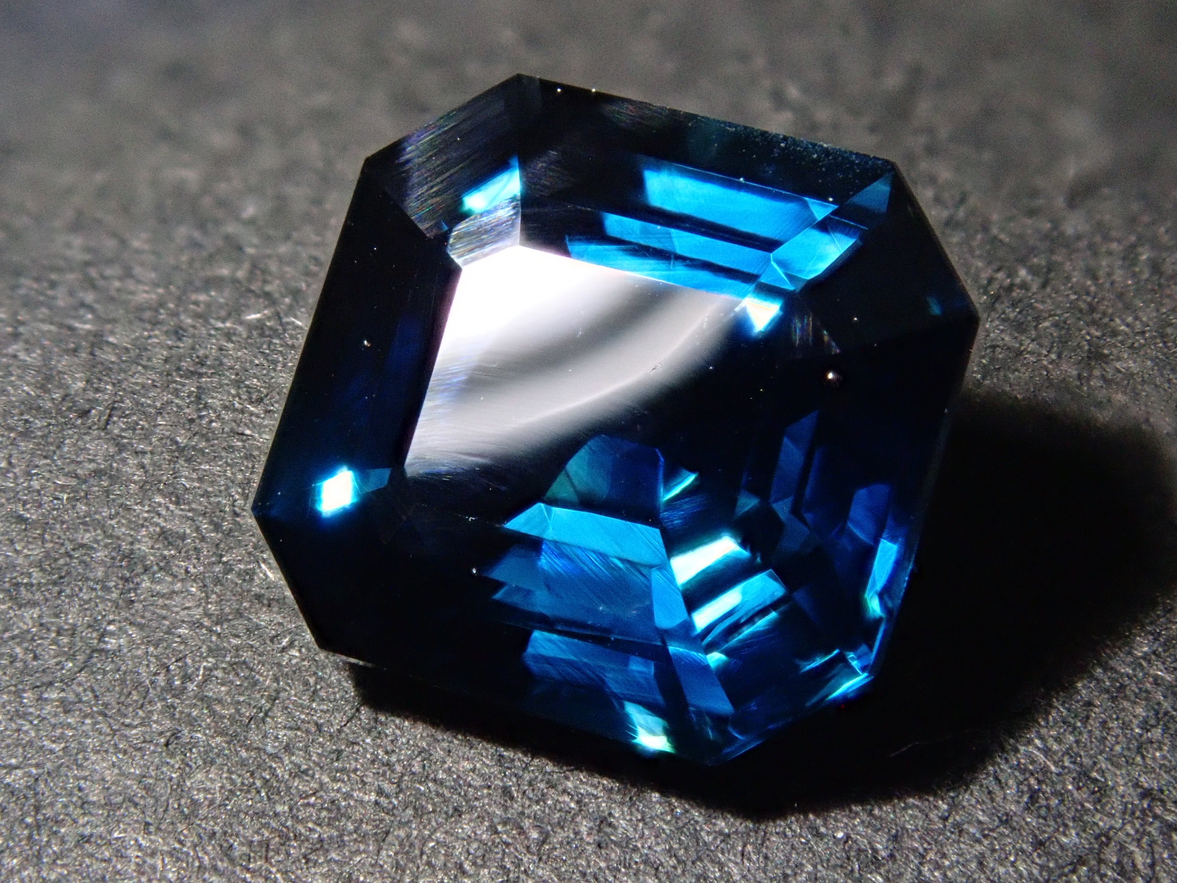 【1/24 22時販売】ティールブルーサファイア 1.689ctルース