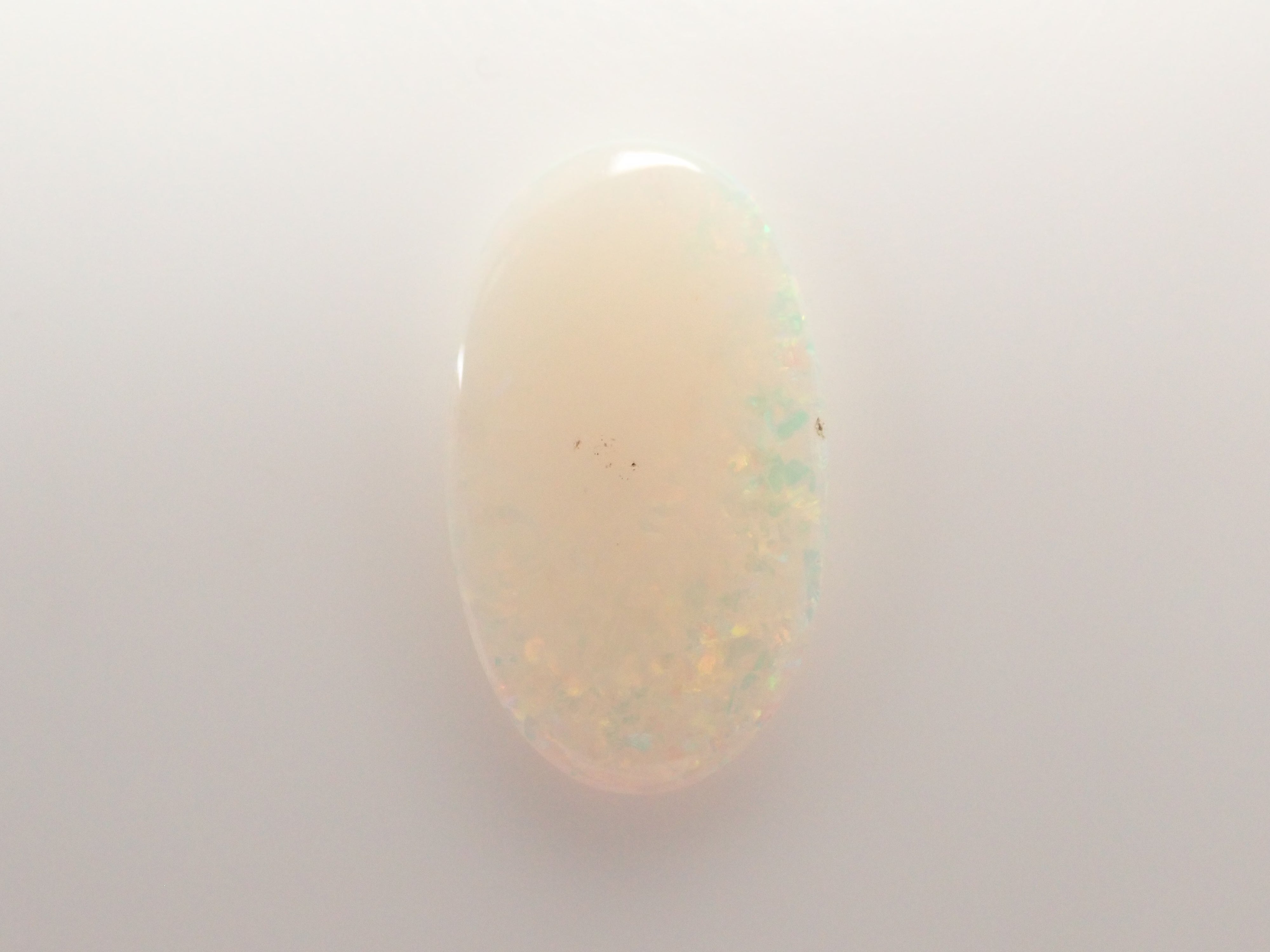 オーストラリア産ホワイトオパール 4.170ctルース