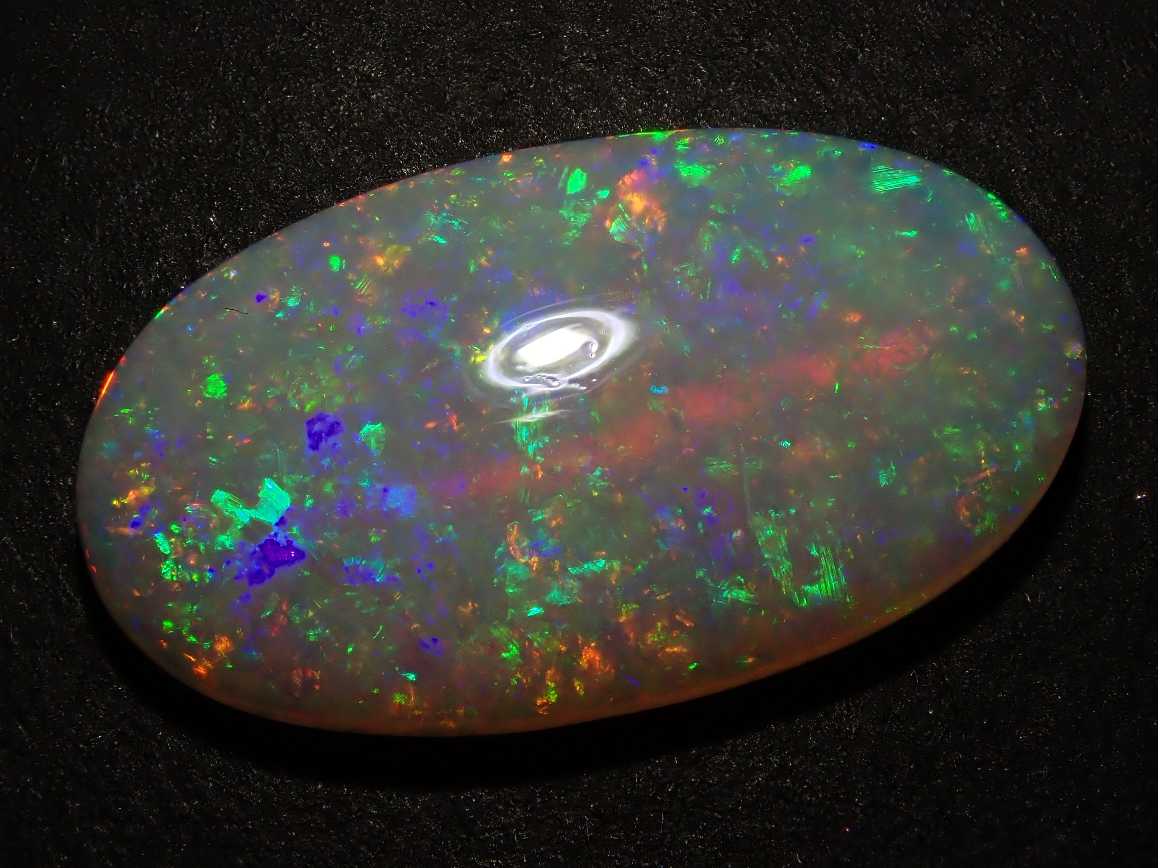 オーストラリア産ホワイトオパール 4.170ctルース