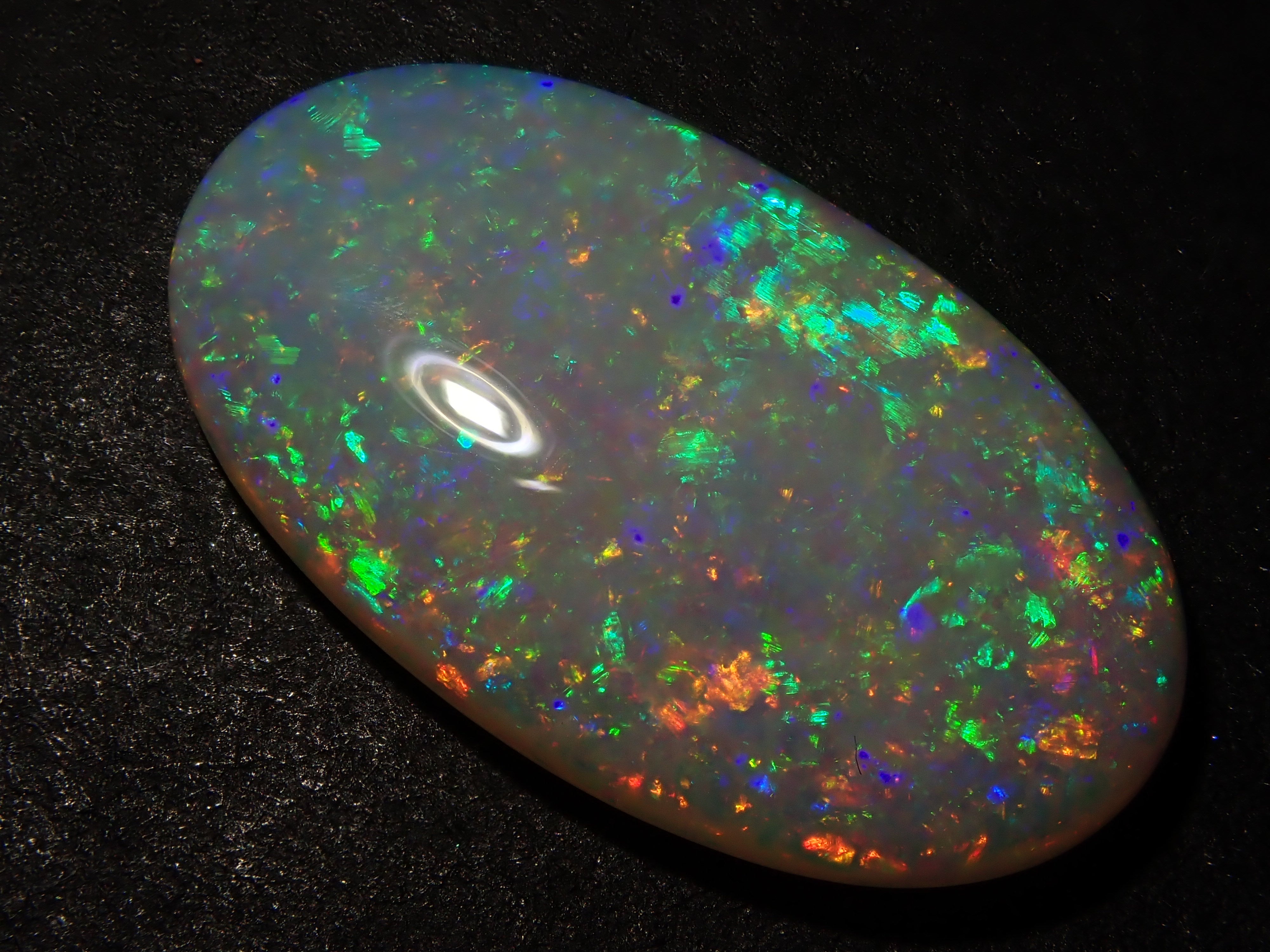 オーストラリア産ホワイトオパール 4.170ctルース