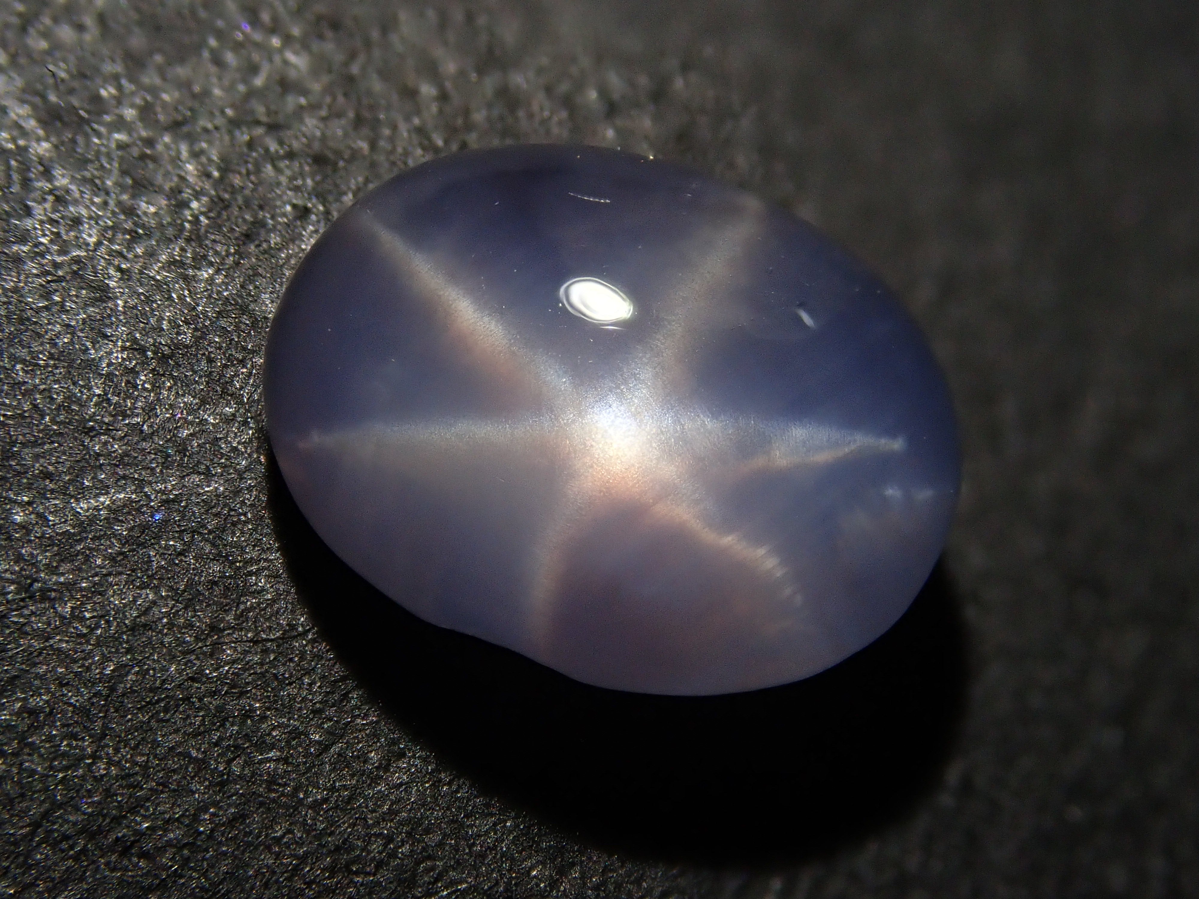 スリランカ産スターサファイア 3.821ctルース