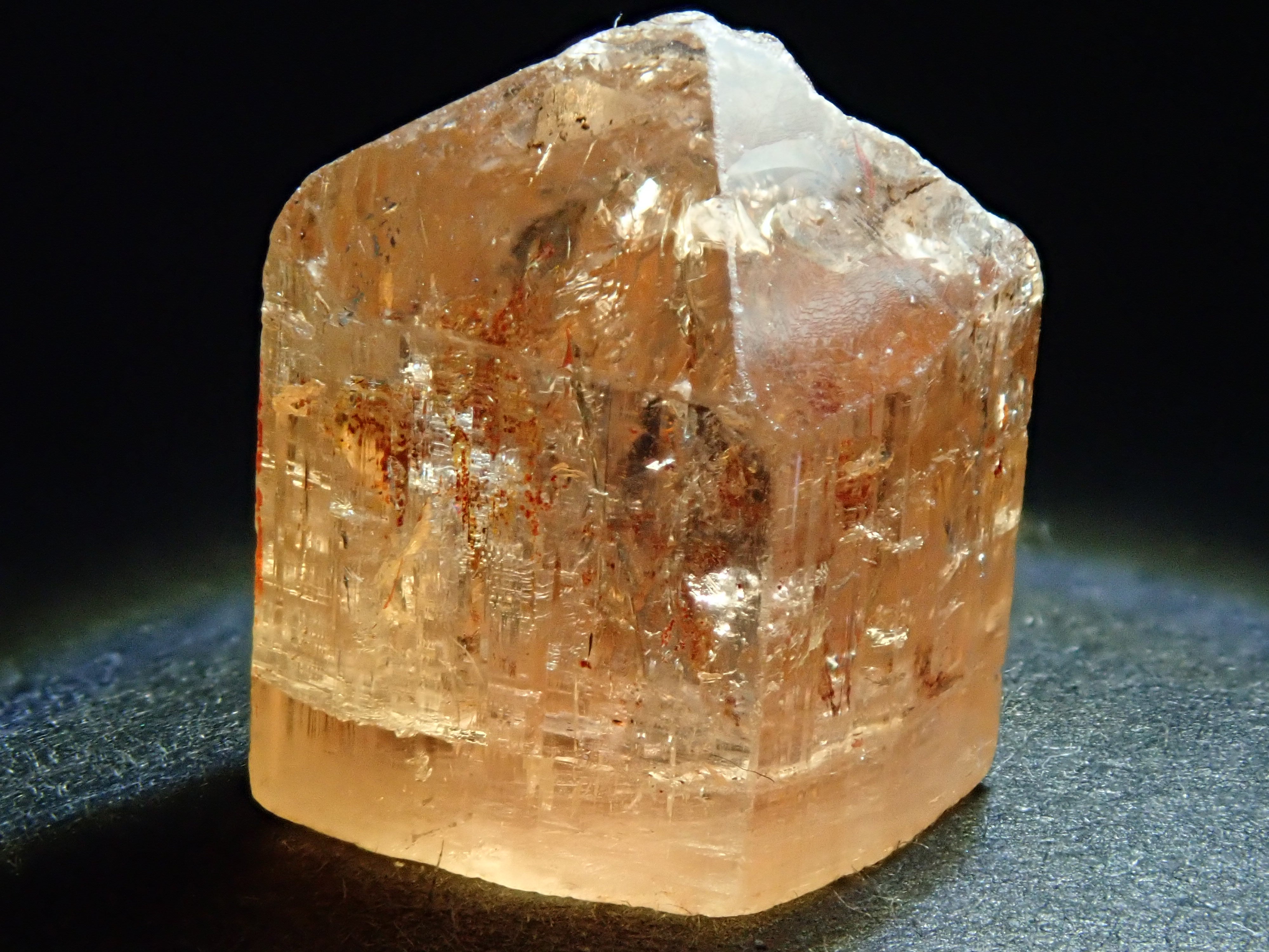 【12547808更新】インペリアルトパーズ 7.170ct原石