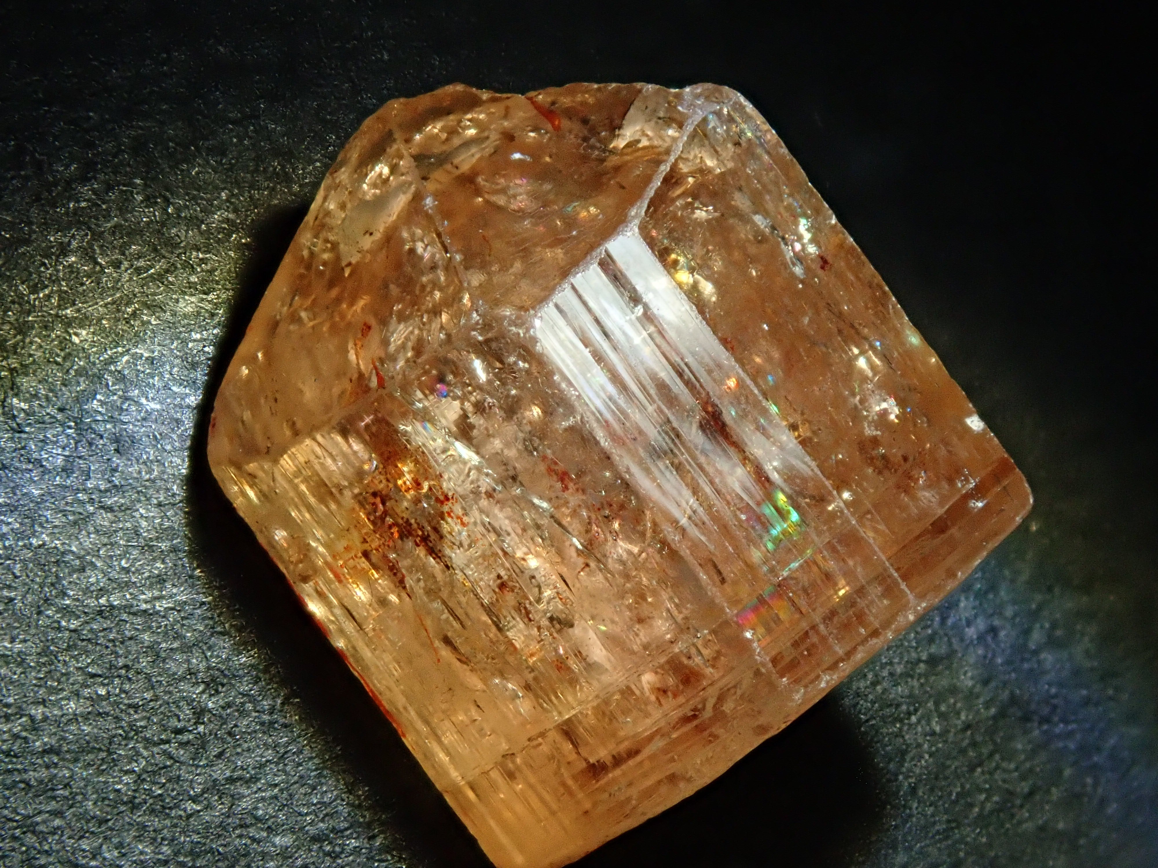 【12547808更新】インペリアルトパーズ 7.170ct原石