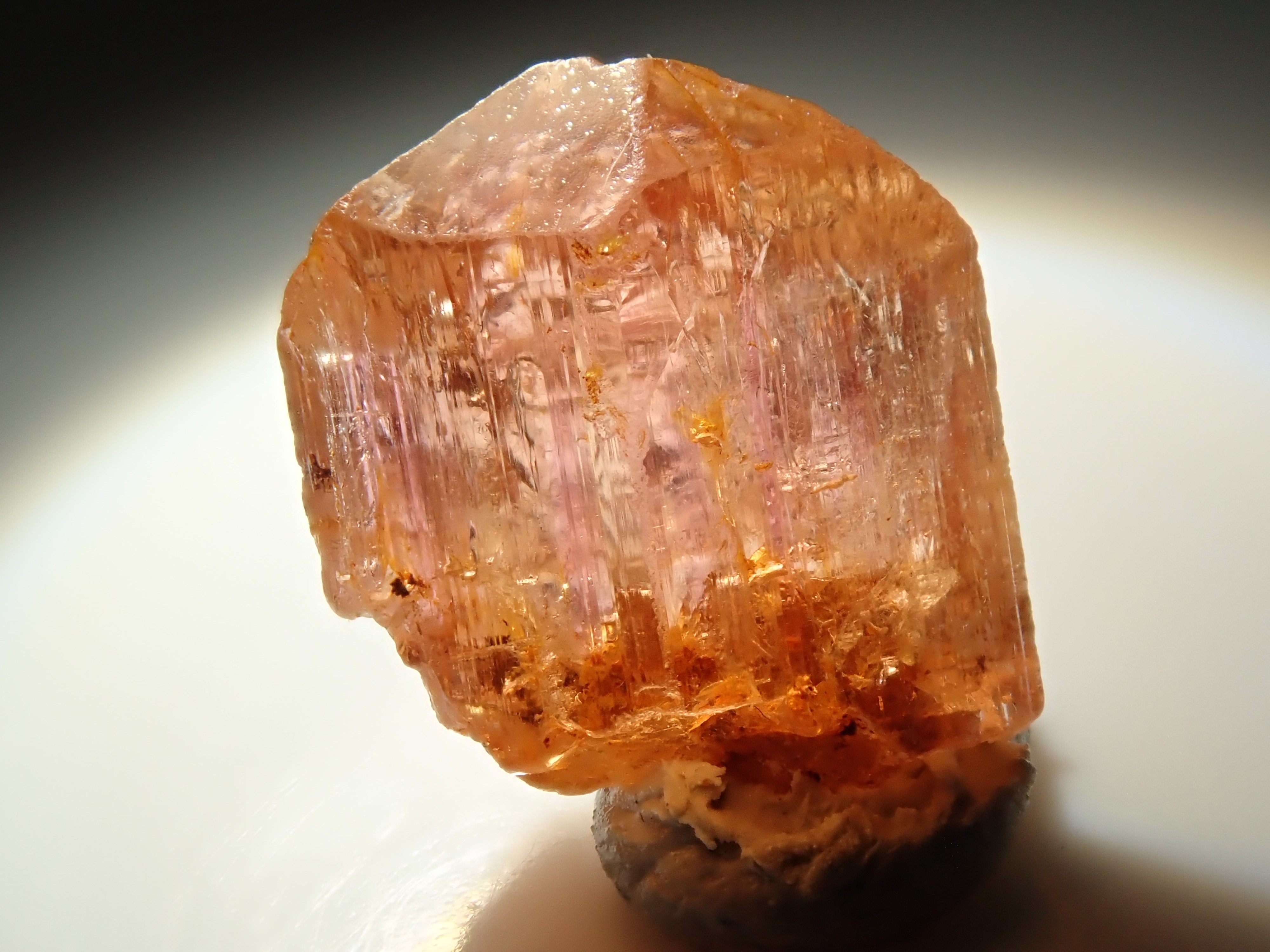 【12547809更新】インペリアルトパーズ 3.516ct原石