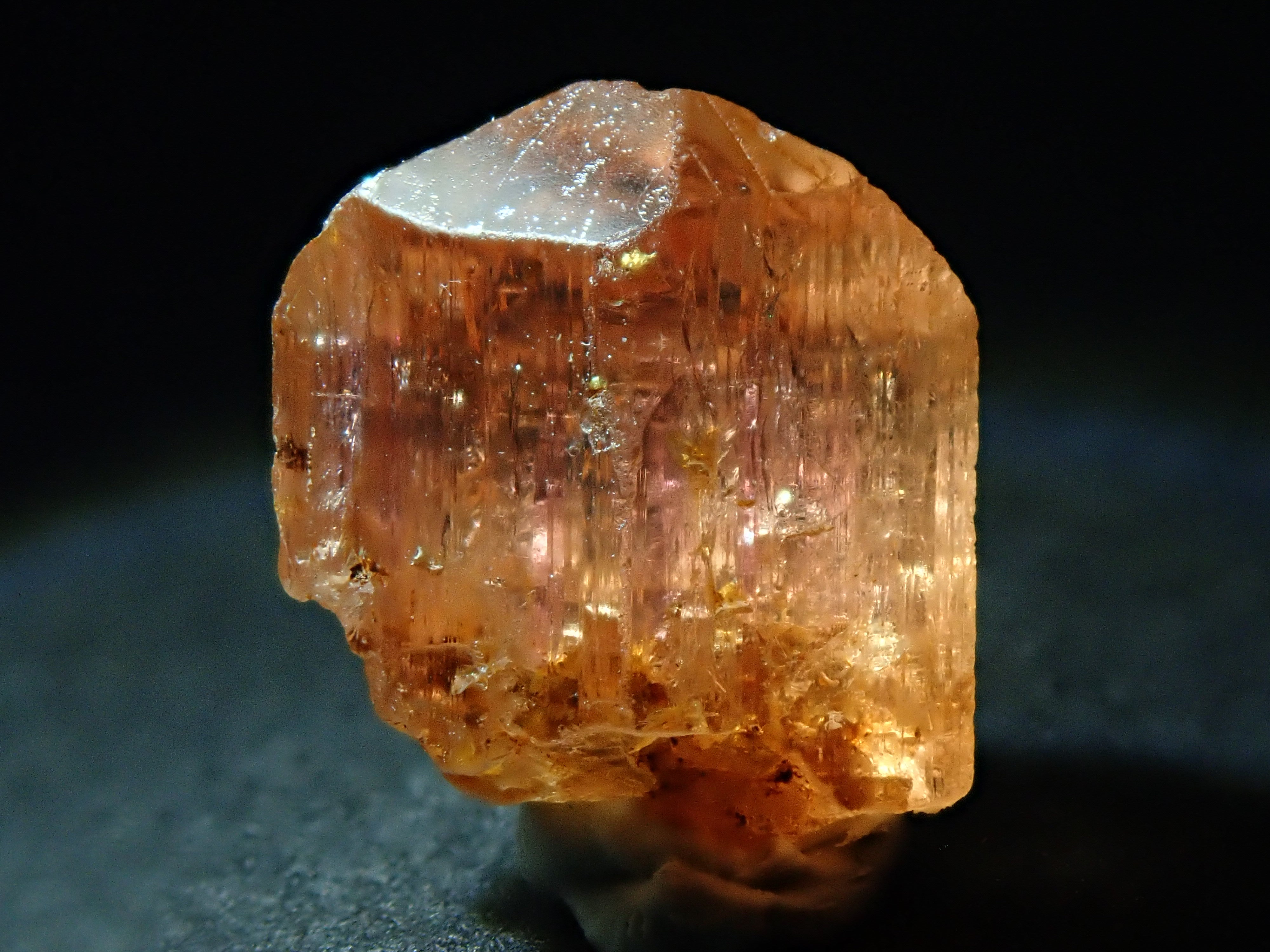 【12547809更新】インペリアルトパーズ 3.516ct原石