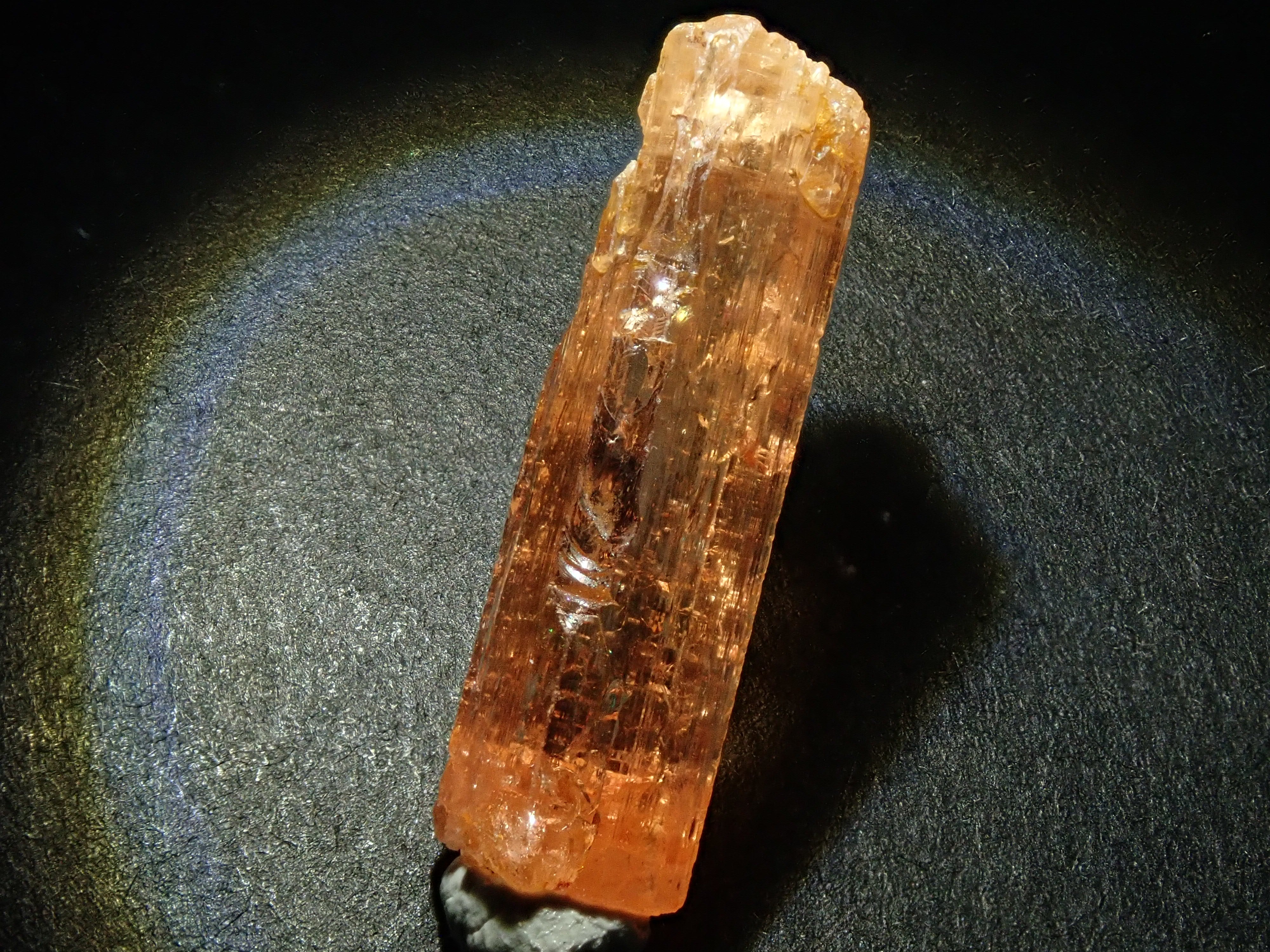 【12547810更新】インペリアルトパーズ 5.667ct原石