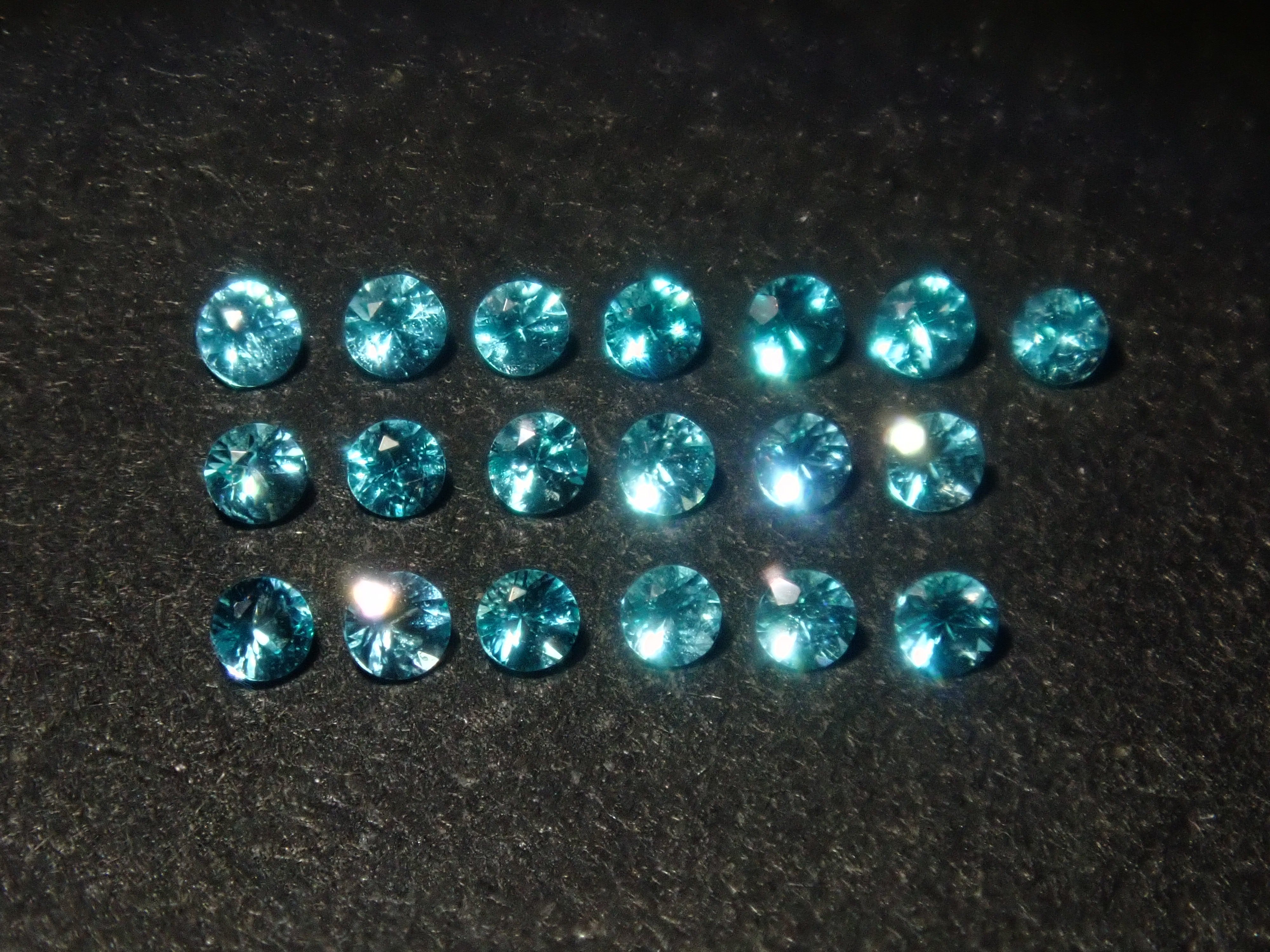 【12/21 22時販売】《限定20石》ブラジル産パライバトルマリン(CuO:2.3%,Mn0:2.6%)含むネオンカラーのパライバガチャ《複数購入割引有》