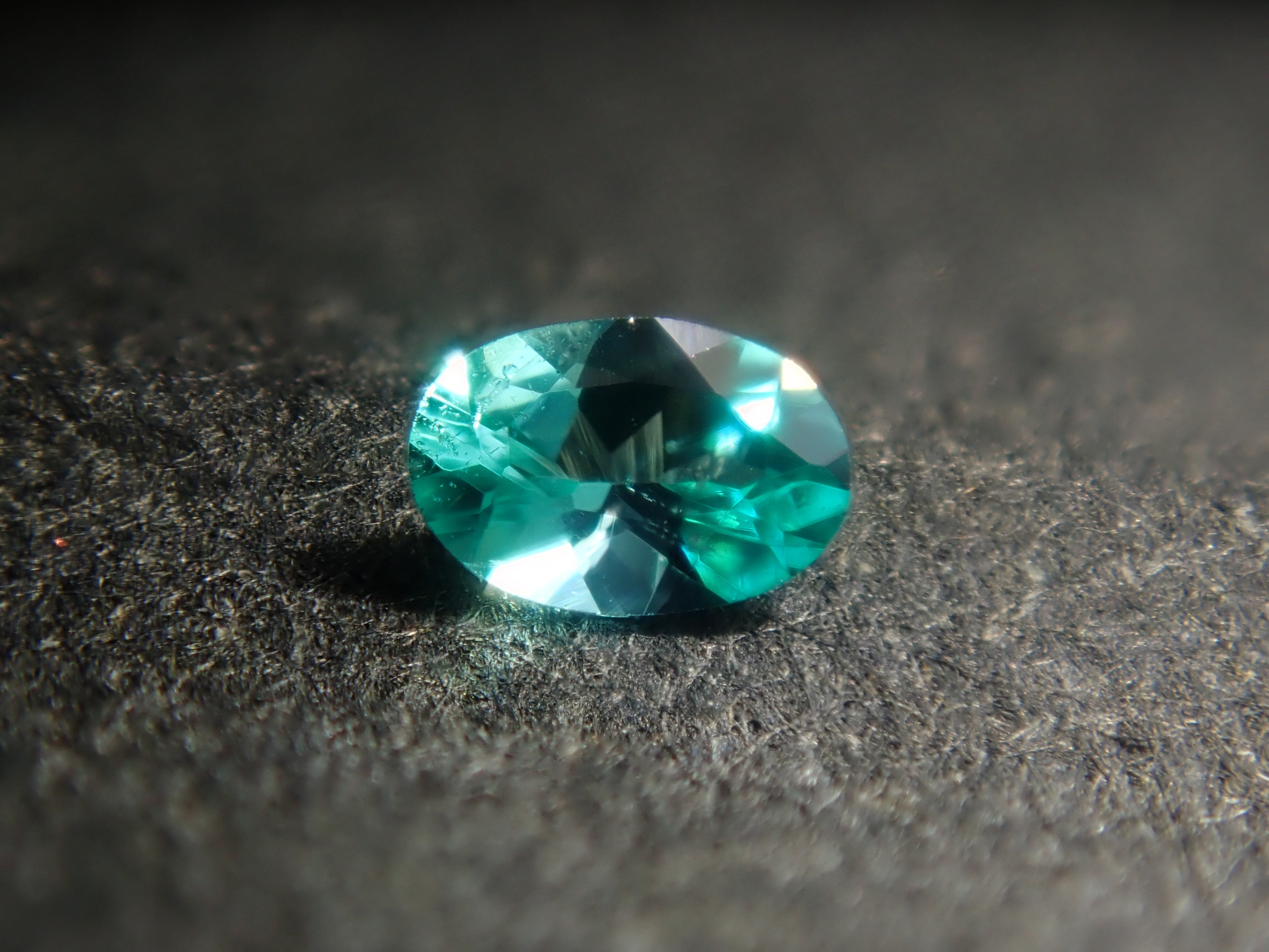 【12/21 22時販売】《限定20石》ブラジル産パライバトルマリン(CuO:2.3%,Mn0:2.6%)含むネオンカラーのパライバガチャ《複数購入割引有》