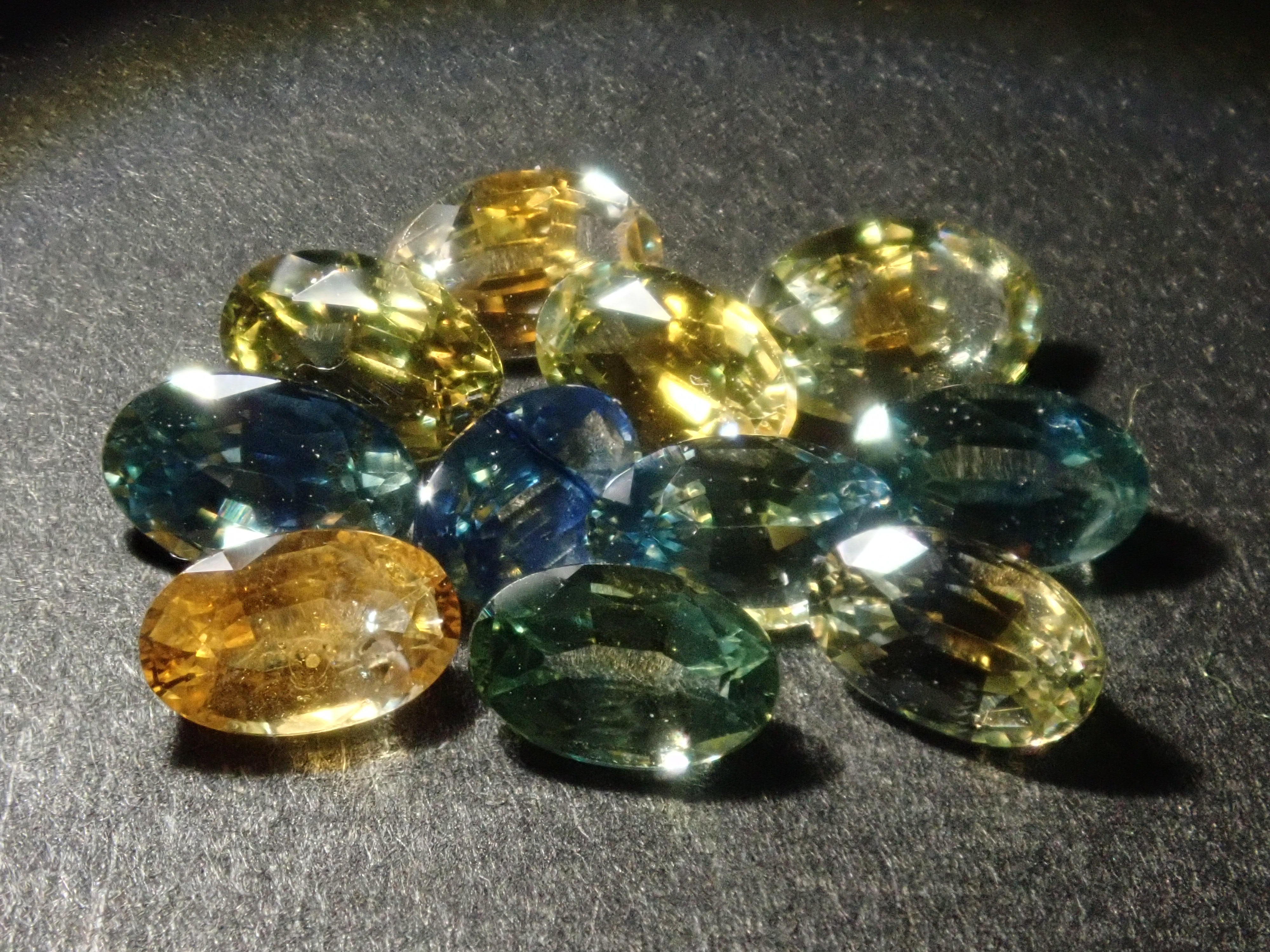 【12/20 22時販売】《限定11石》モンタナサファイア(ロッククリーク鉱山)ガチャ💎1石ルース(オーバルカット,5×3mm)《複数購入割引有》