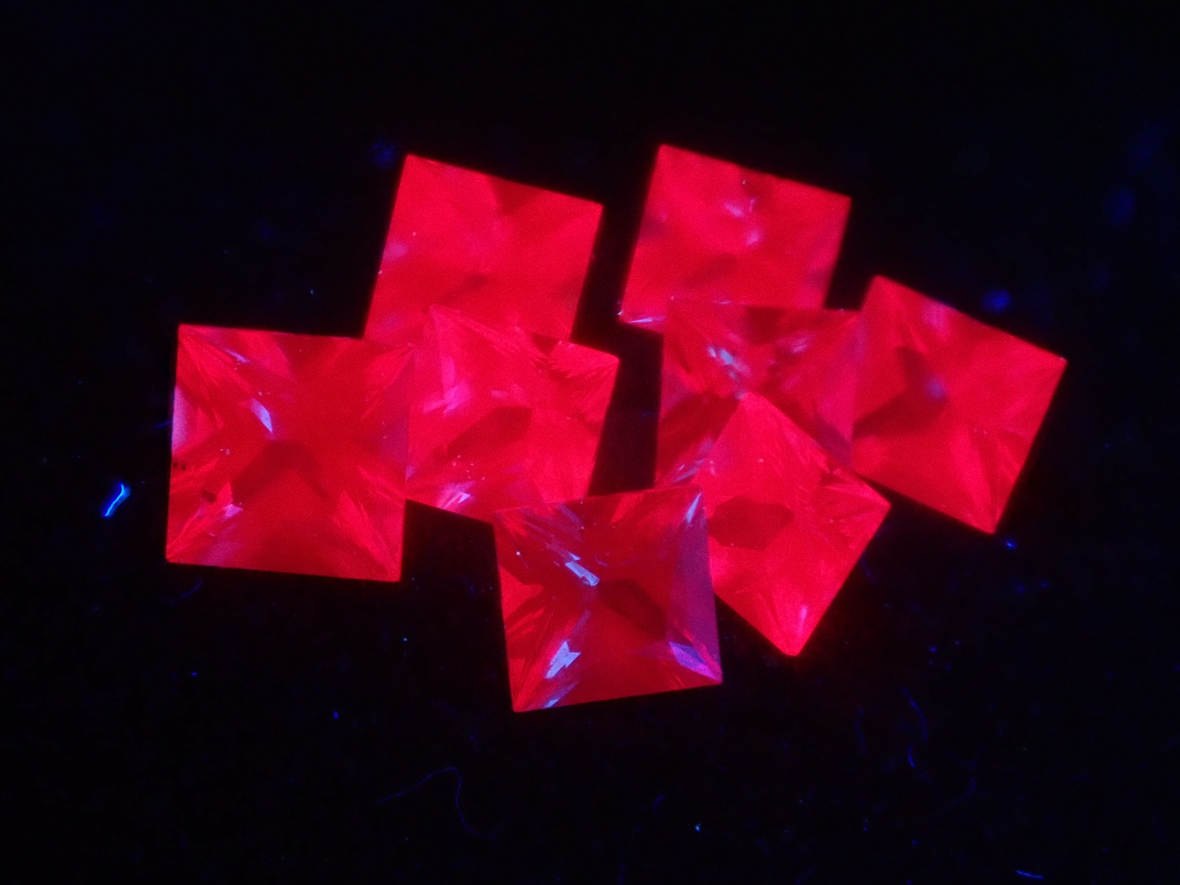 【12/22時販売】《限定15石》6万円相当のピジョンブラッドルビーAIGSを含む赤色宝石ガチャ💎ルビーやホットピンクサファイア《複数購入割引有》