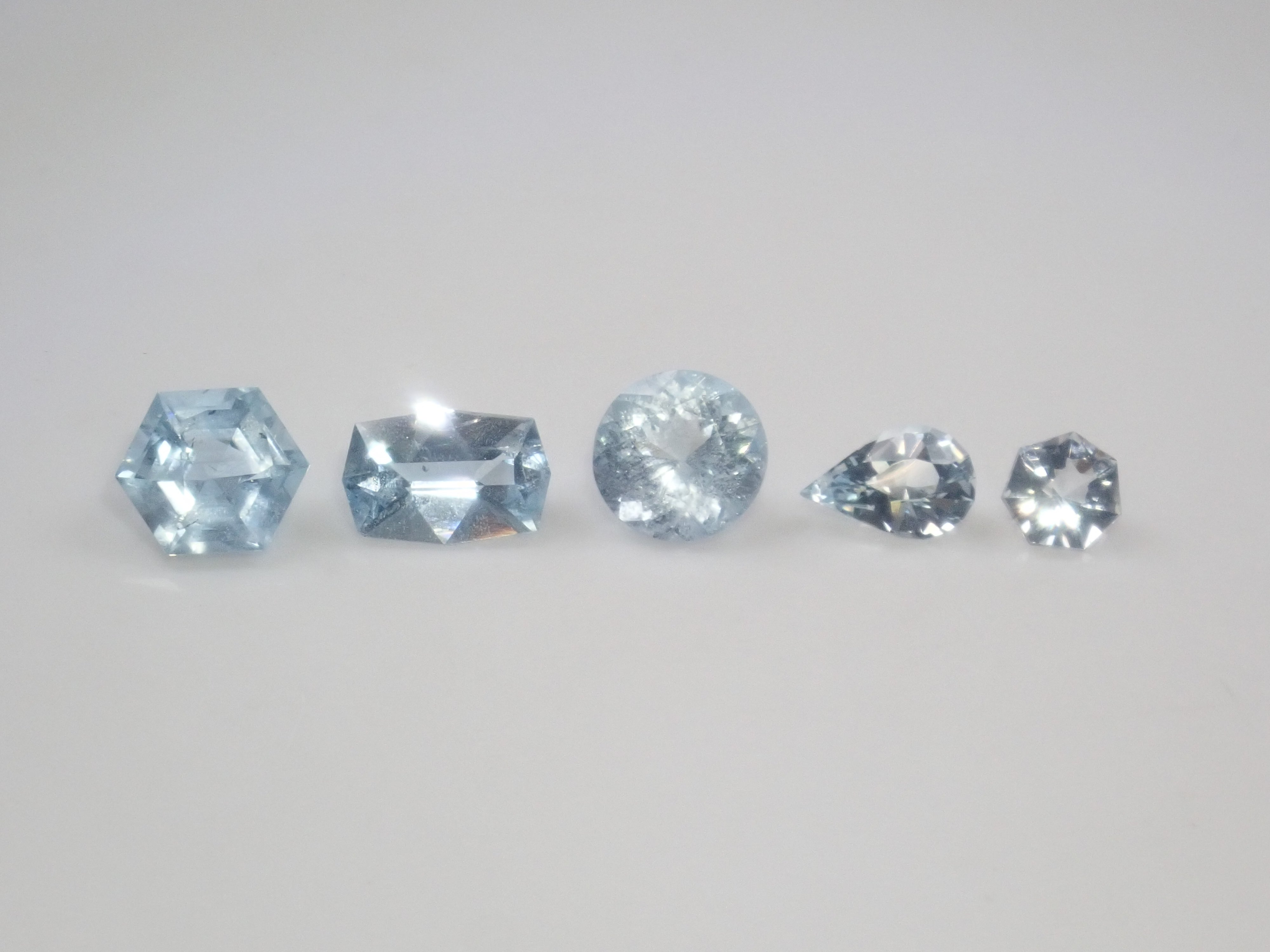 【12/31 22時販売】《限定15石》ブルー石ガチャ(ブラジル産パライバトルマリン0.157ct・ドイツ産アウイナイト3.5mm・トップクオリティのベニトアイト・パライバトルマリンインクォーツ4.5mm・カスタムカットのアクアマリン)《複数購入割引有》