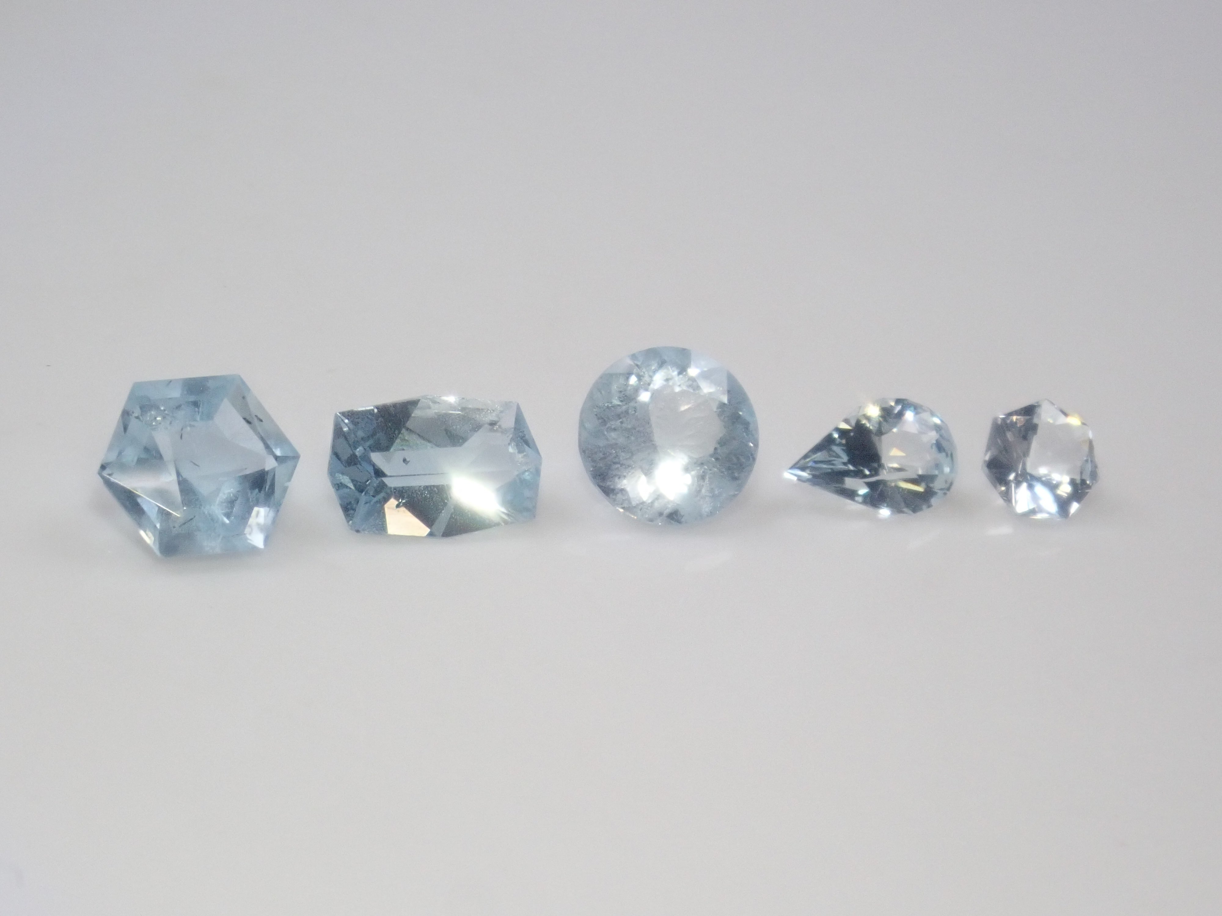 【12/31 22時販売】《限定15石》ブルー石ガチャ(ブラジル産パライバトルマリン0.157ct・ドイツ産アウイナイト3.5mm・トップクオリティのベニトアイト・パライバトルマリンインクォーツ4.5mm・カスタムカットのアクアマリン)《複数購入割引有》