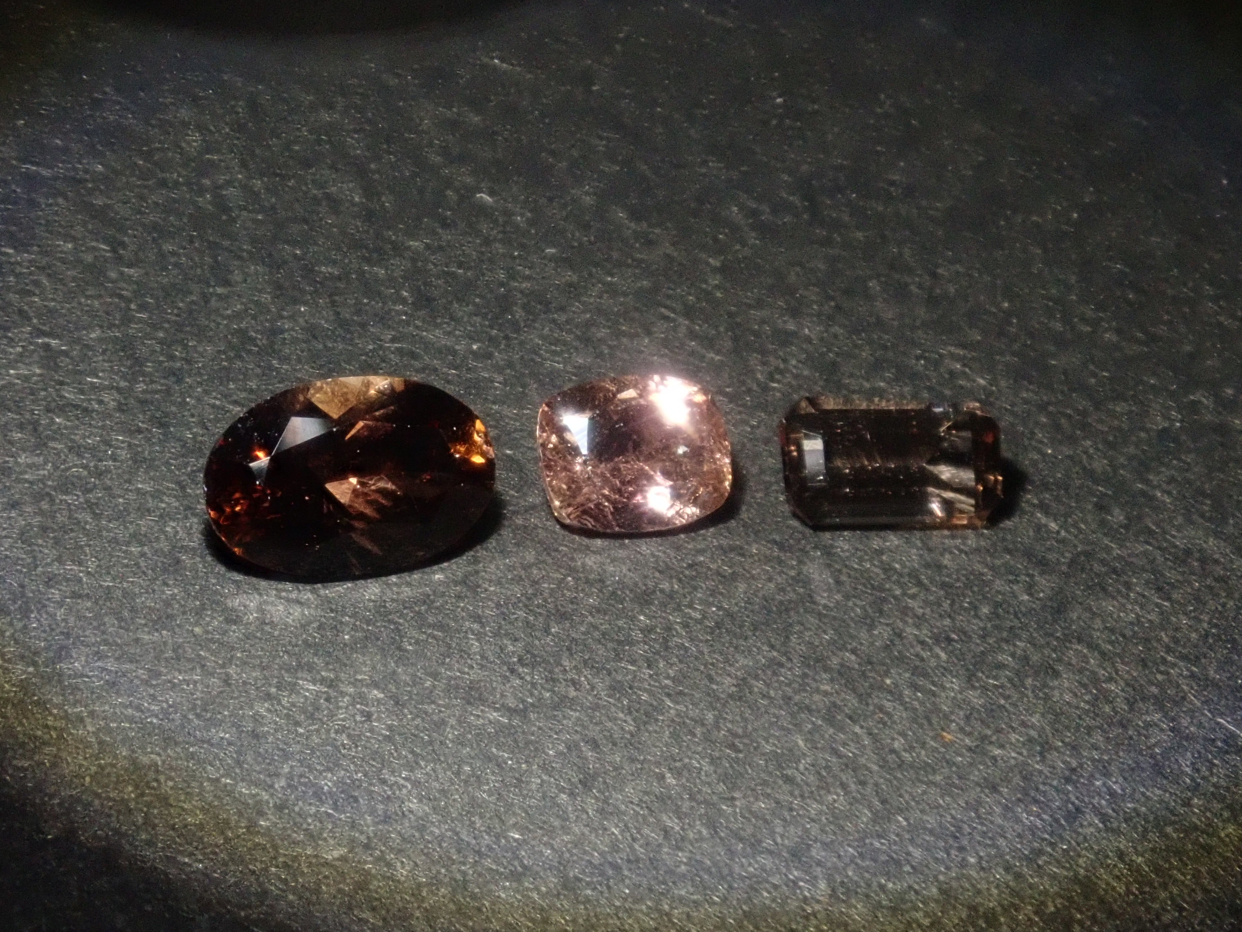 【1/4 22時販売】《限定12石》レアストーンガチャ💎ブラジル産パライバトルマリン0.22ct(ソーティング付)・ジンバブエ産ユークレース・モザンビーク産パライバトルマリン・ベニトアイト・アキシナイト・辰砂(シンシャ)《複数購入割引有》