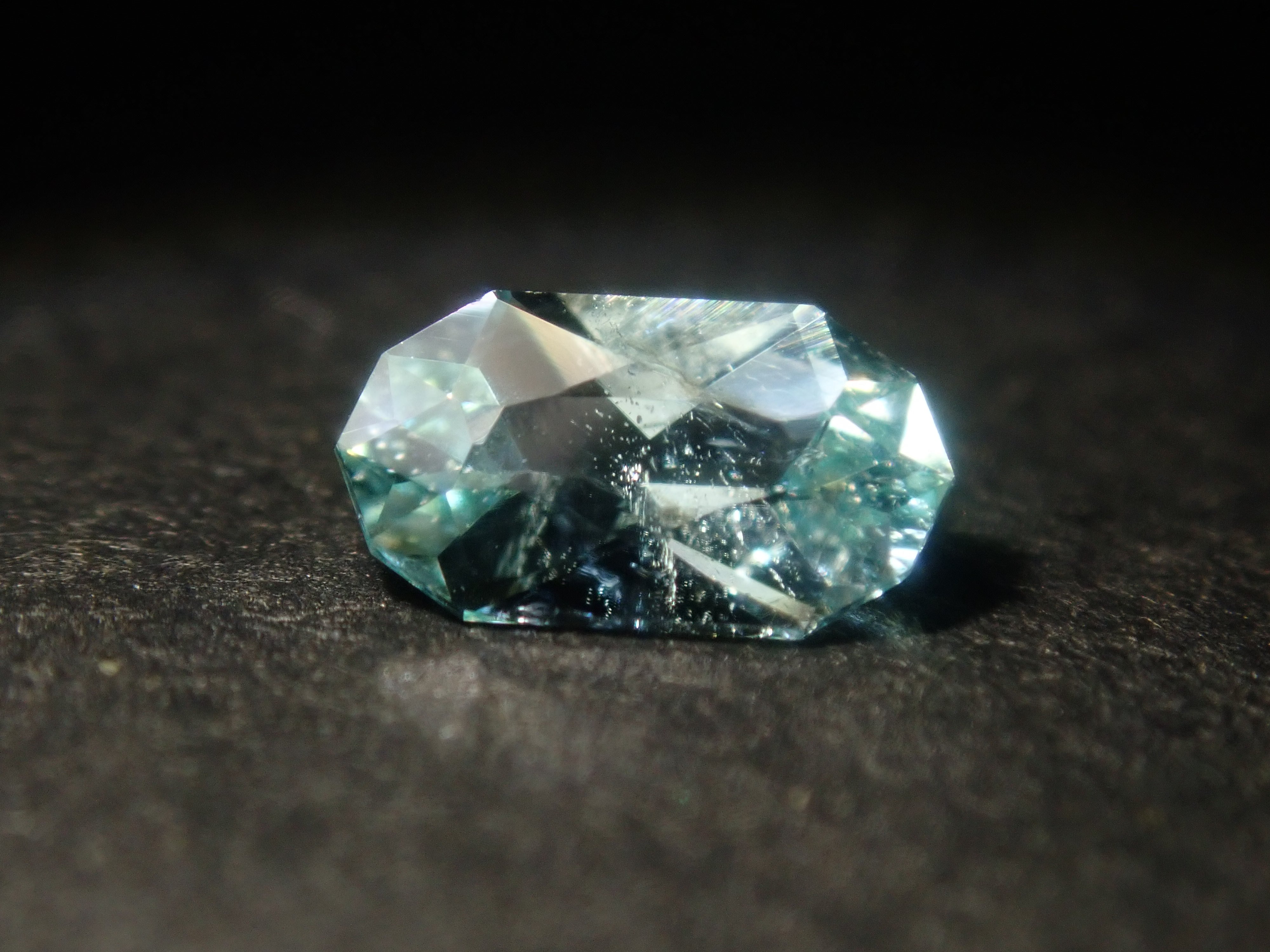 【1/4 22時販売】《限定12石》レアストーンガチャ💎ブラジル産パライバトルマリン0.22ct(ソーティング付)・ジンバブエ産ユークレース・モザンビーク産パライバトルマリン・ベニトアイト・アキシナイト・辰砂(シンシャ)《複数購入割引有》