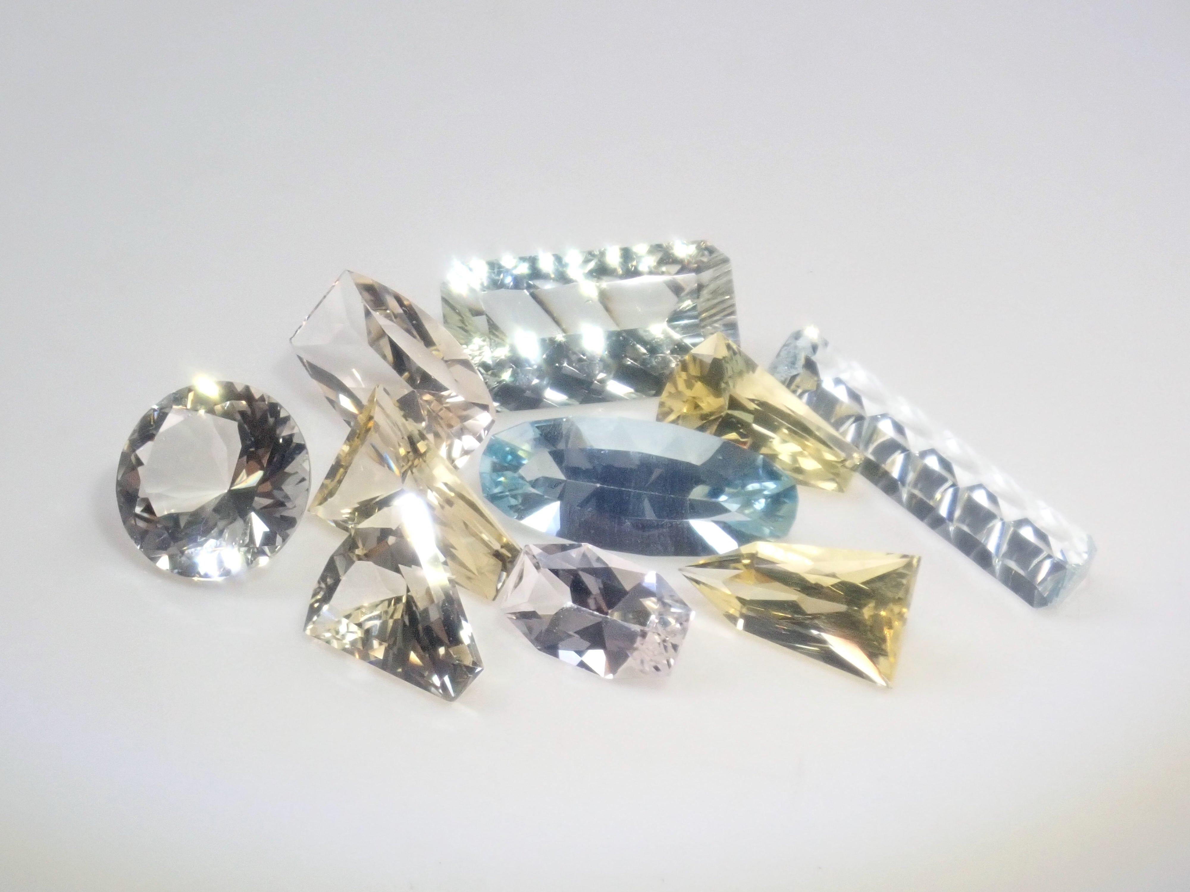 【1/3 22時販売】《限定13石》ベリルガチャ(甲州貴石切子のアクアマリン・ボルテックスカット含む)1石ルース《複数購入割引有》