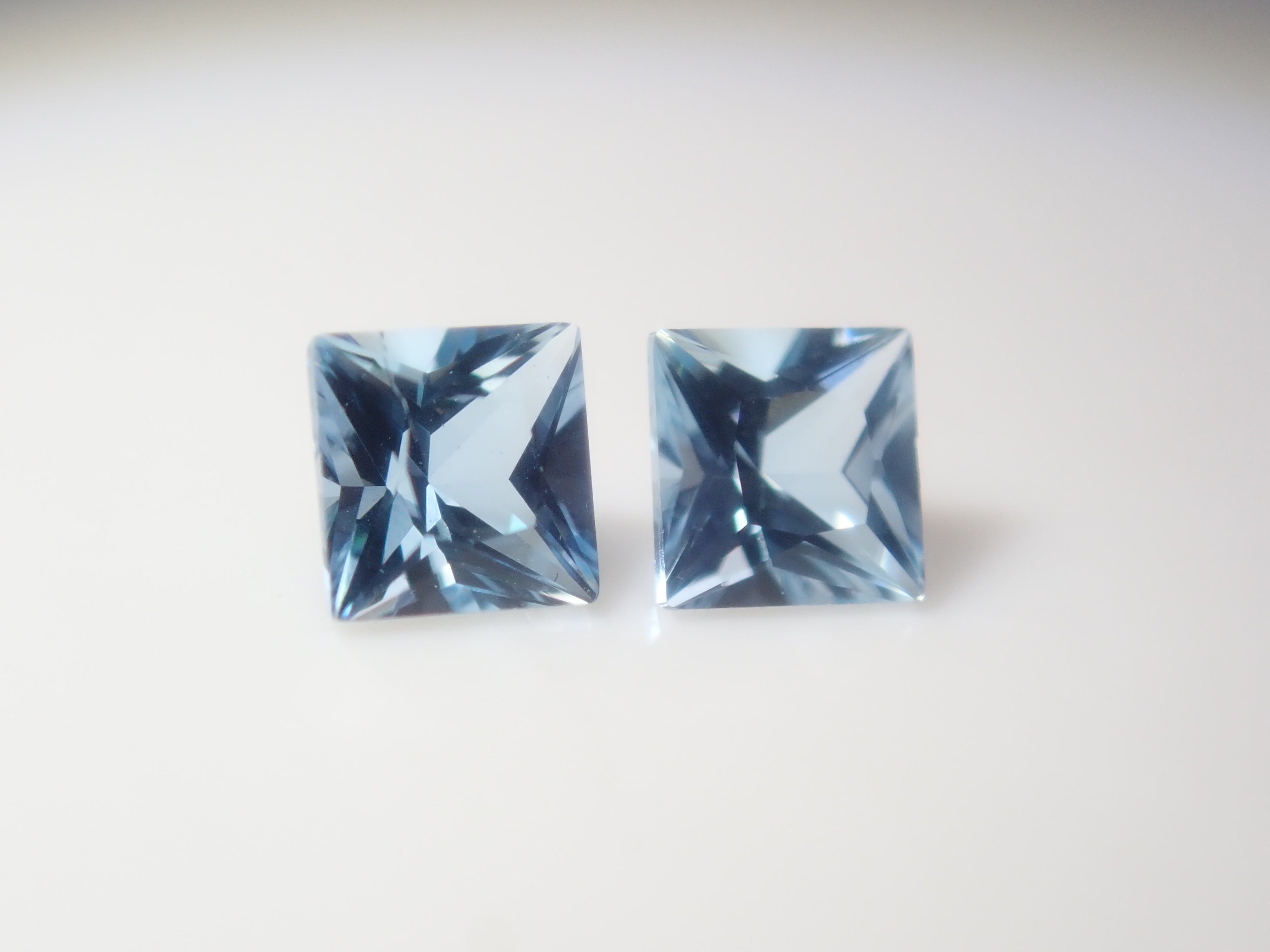 【1/3 22時販売】《限定13石》ベリルガチャ(甲州貴石切子のアクアマリン・ボルテックスカット含む)1石ルース《複数購入割引有》