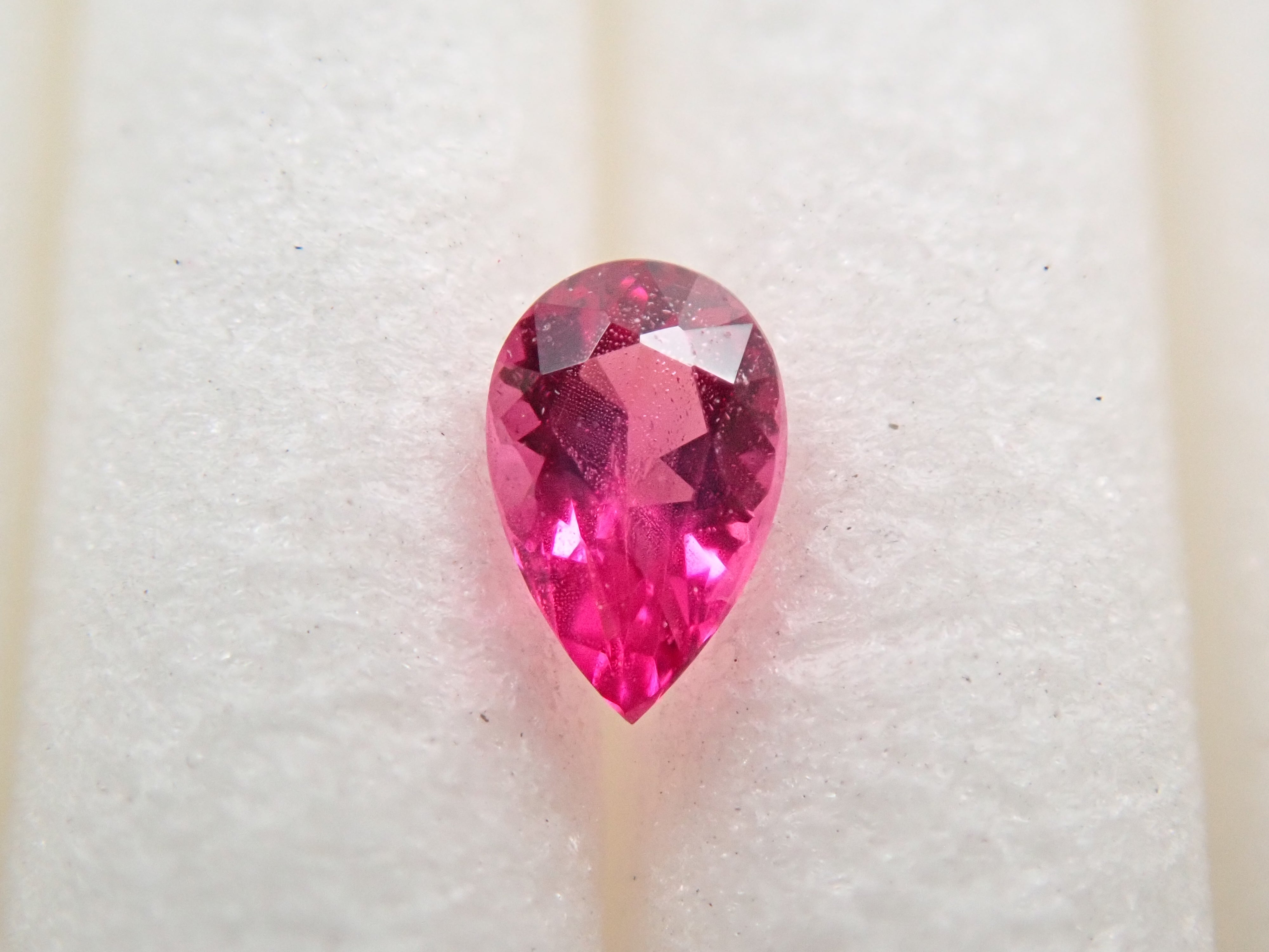 アメリカ産ノンオイルレッドベリル 0.060ctルース GIA