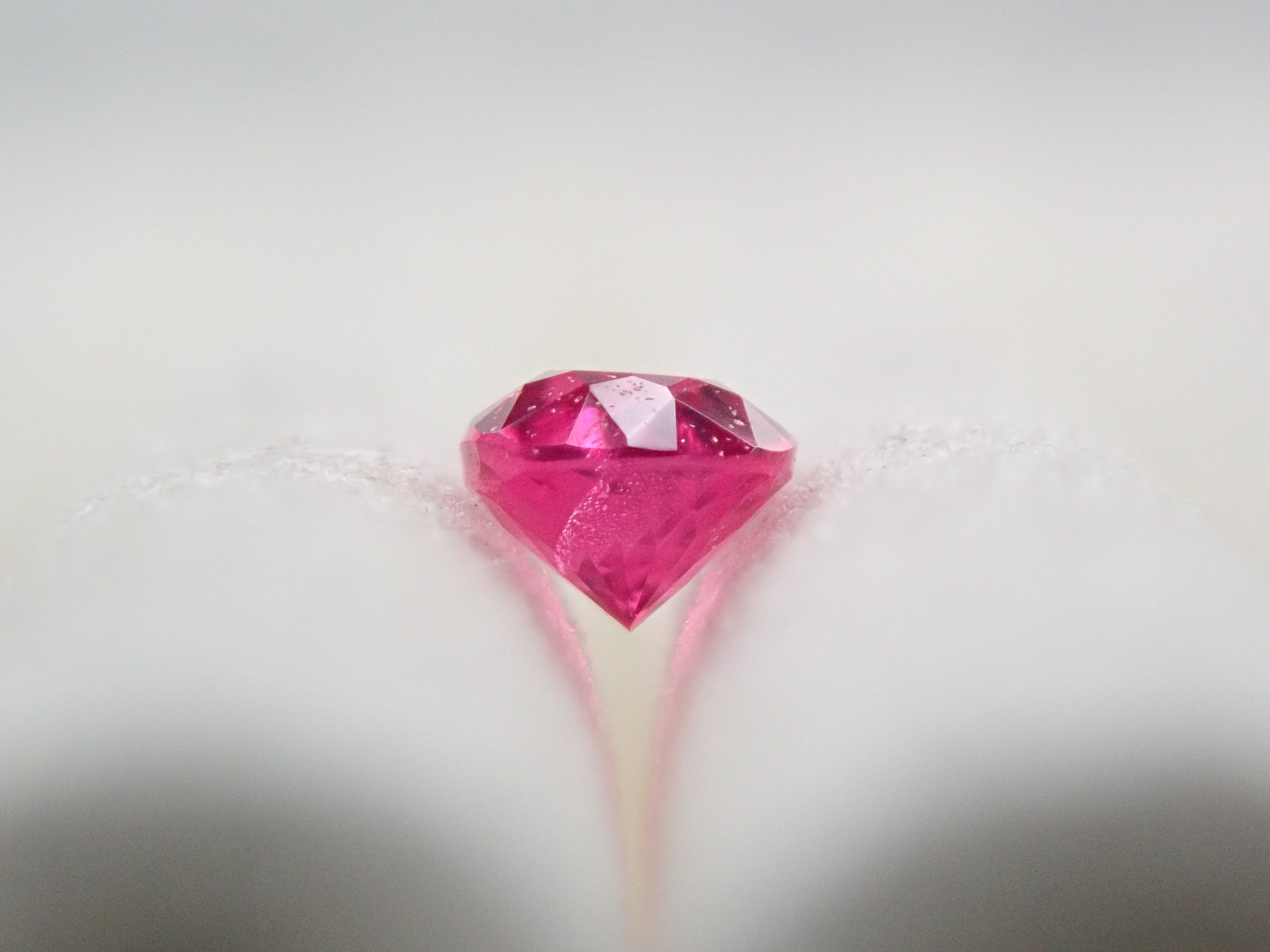 アメリカ産ノンオイルレッドベリル 0.060ctルース GIA