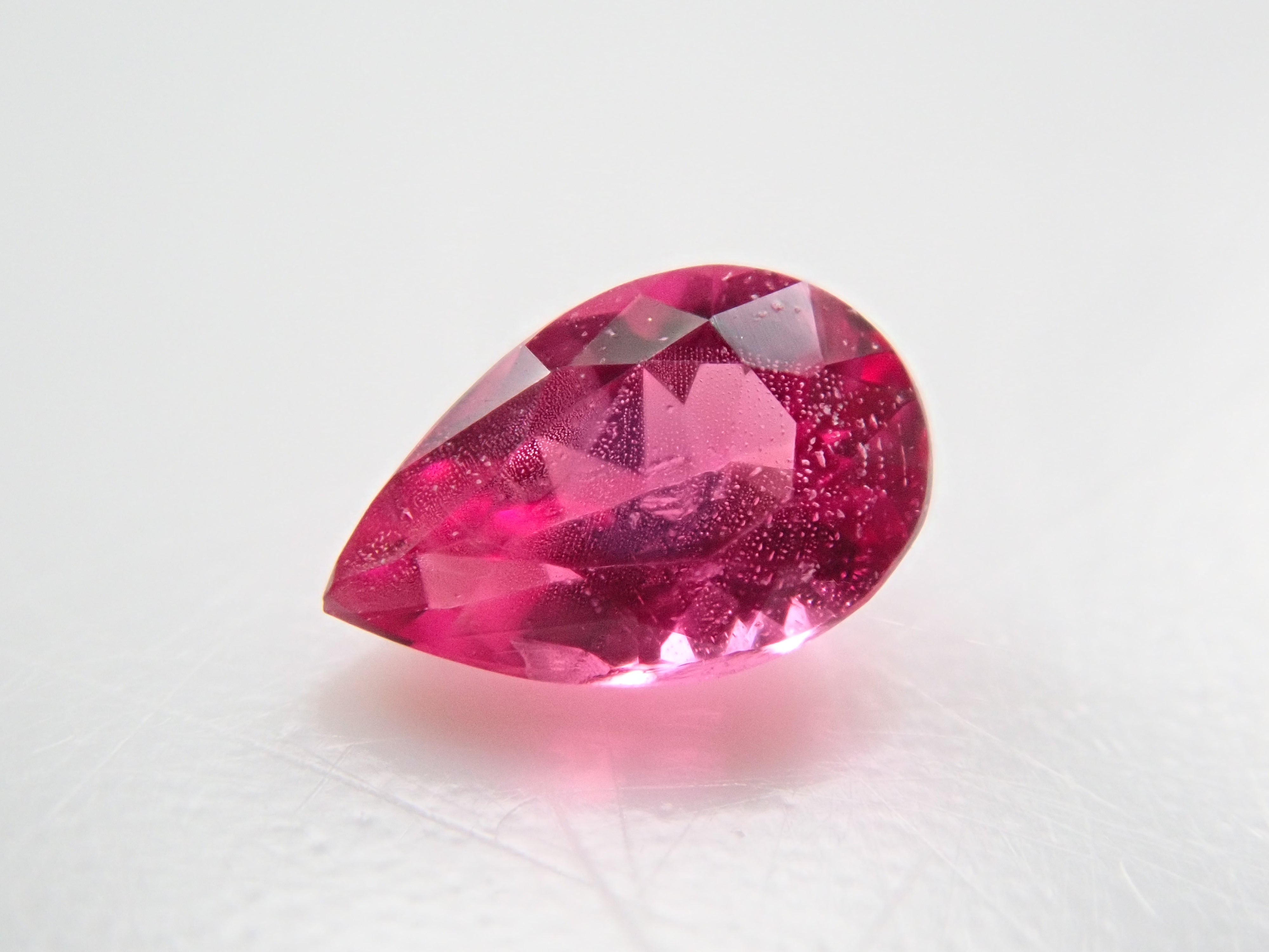 アメリカ産ノンオイルレッドベリル 0.060ctルース GIA