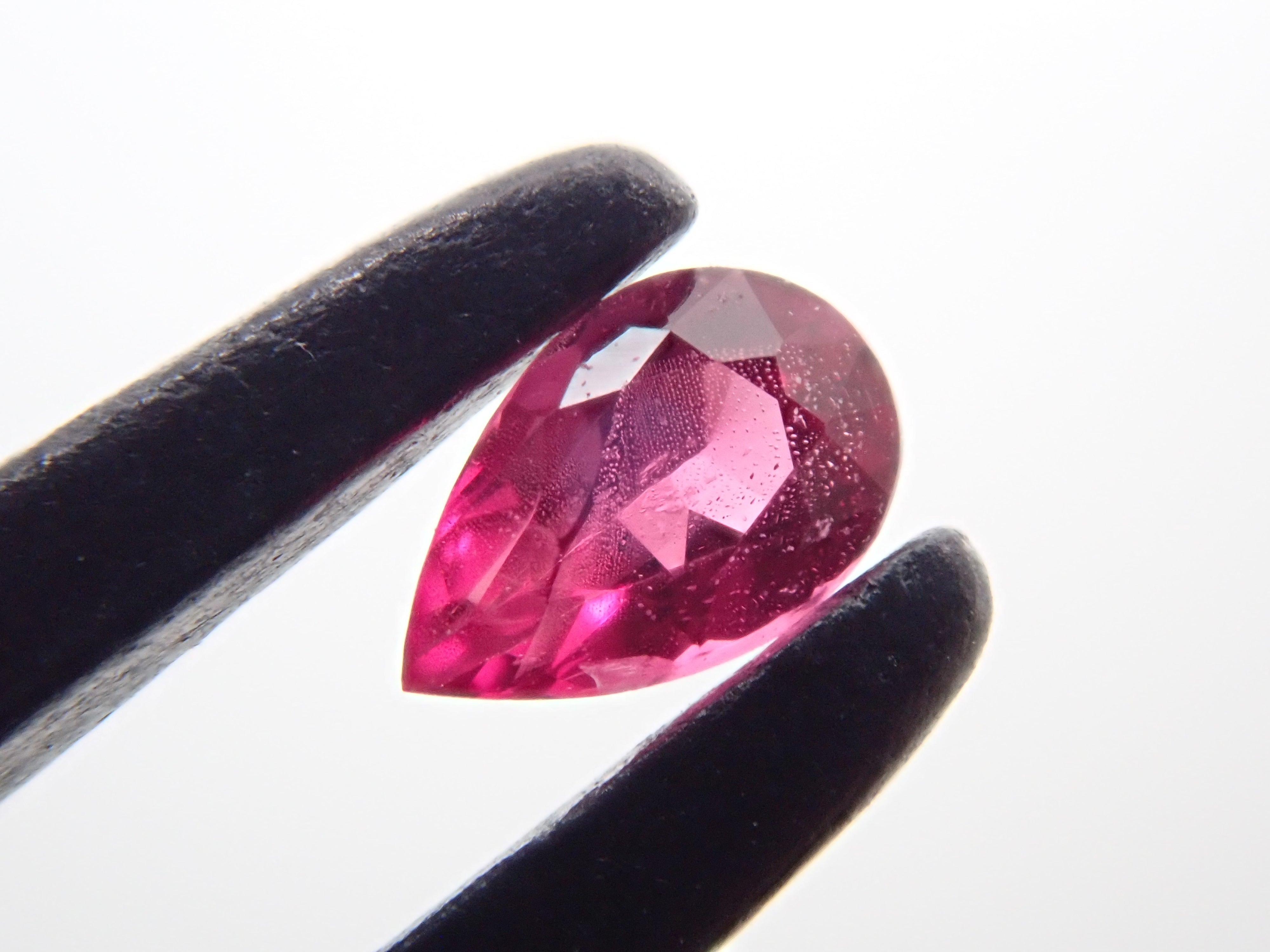 アメリカ産ノンオイルレッドベリル 0.060ctルース GIA