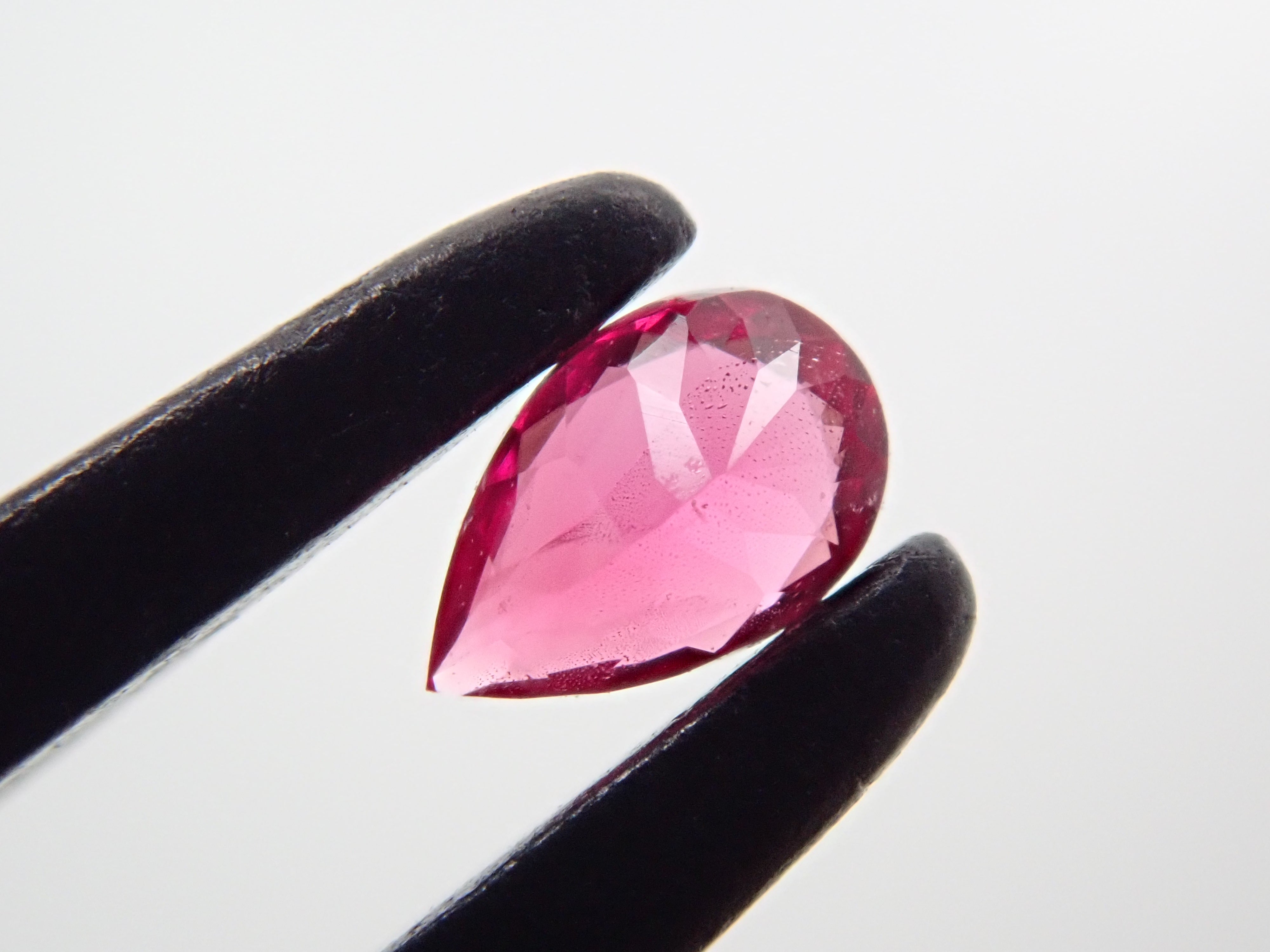 アメリカ産ノンオイルレッドベリル 0.060ctルース GIA