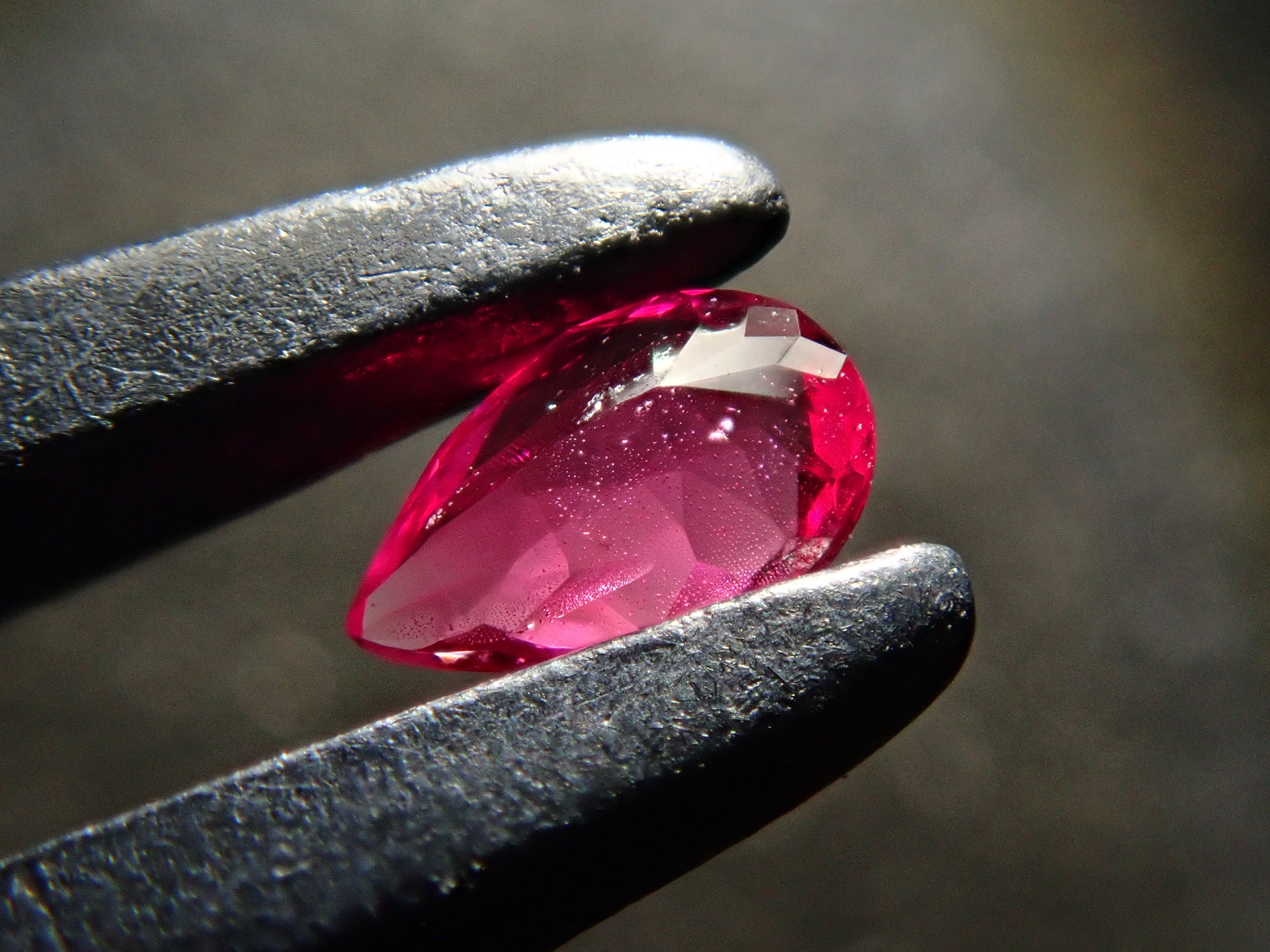 アメリカ産ノンオイルレッドベリル 0.060ctルース GIA