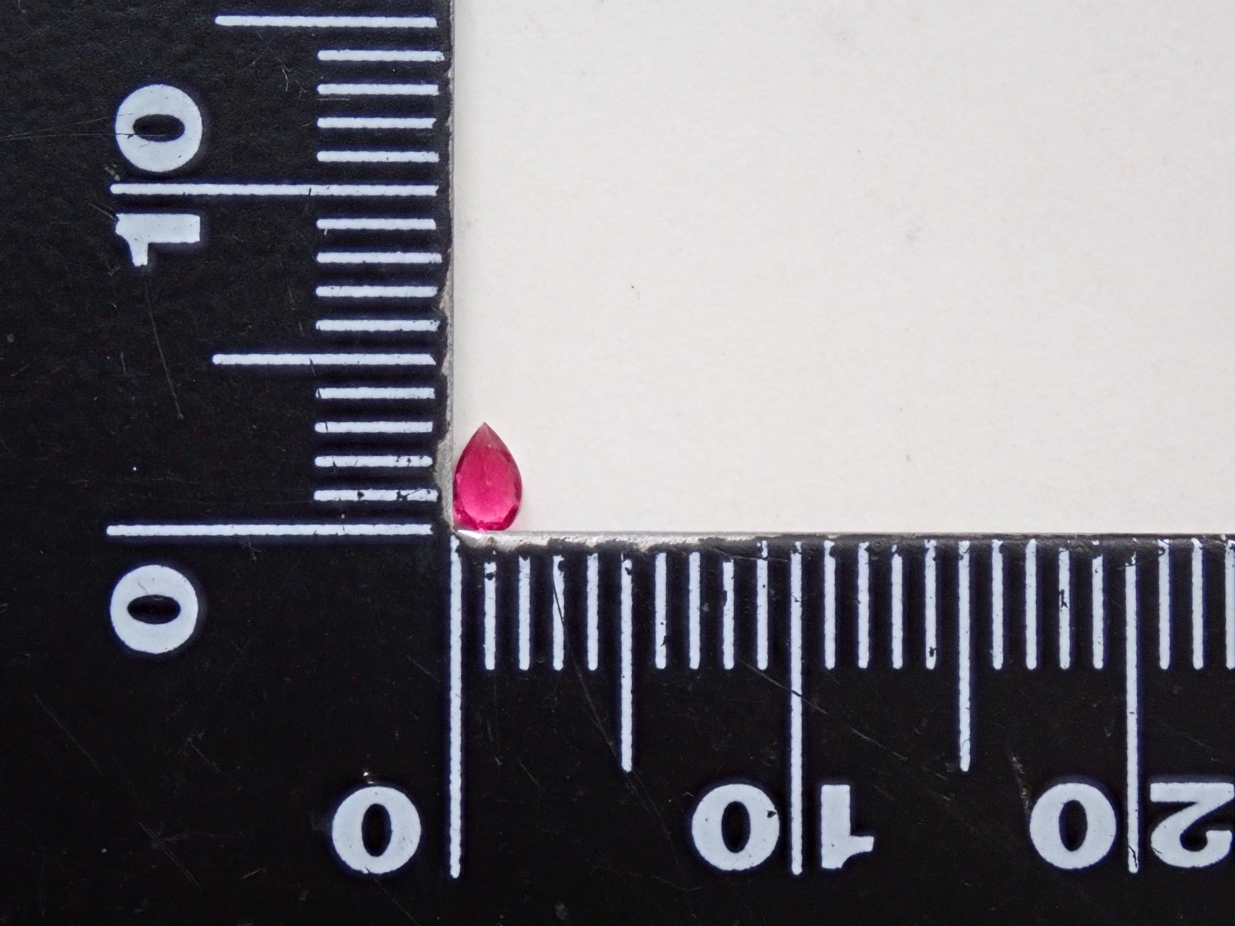 アメリカ産ノンオイルレッドベリル 0.060ctルース GIA