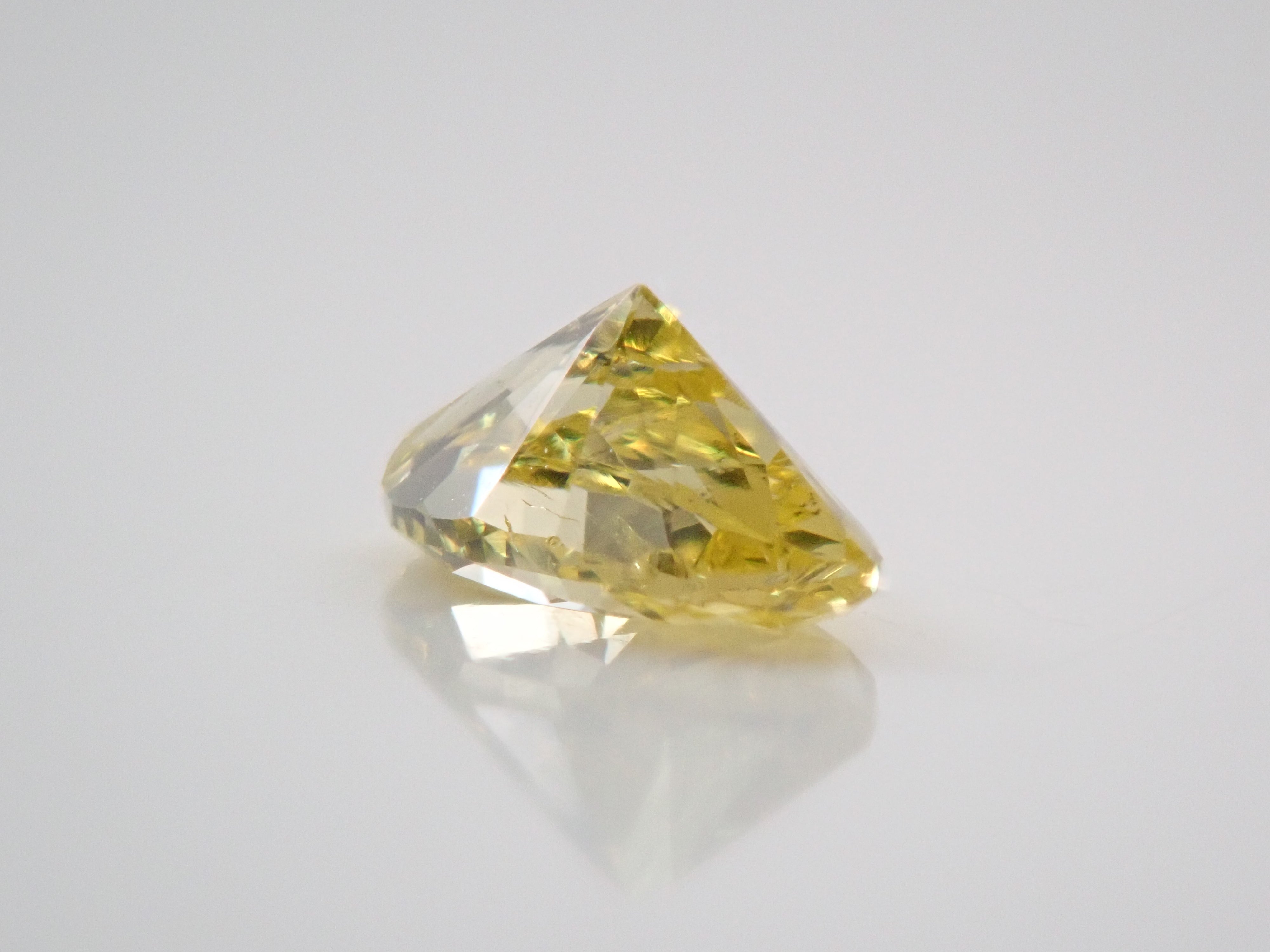 イエローダイヤモンド(トリートメント) 0.221ctルース(FANCY INTENSE YELLOW*, SI-1)