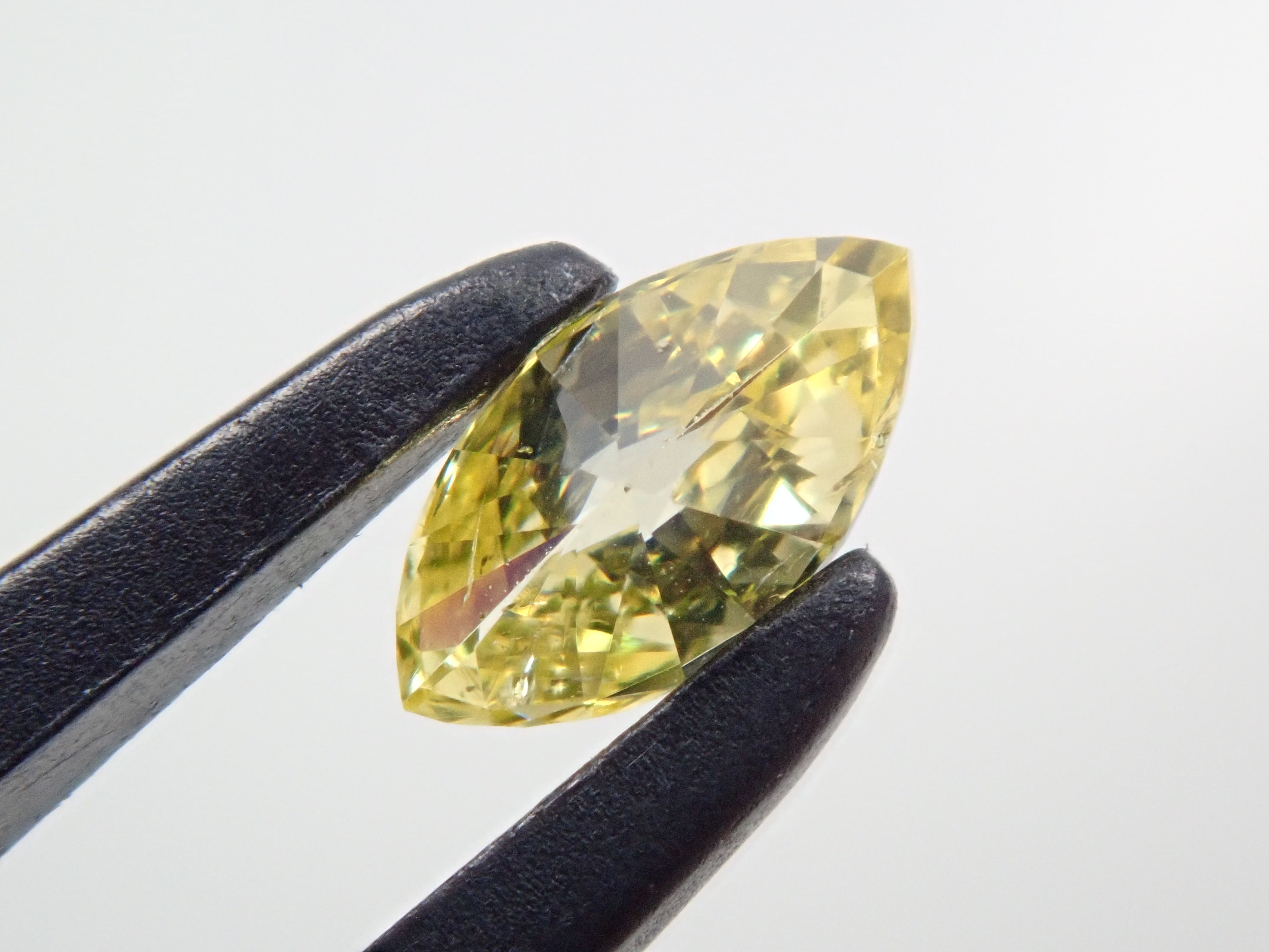 イエローダイヤモンド(トリートメント) 0.221ctルース(FANCY INTENSE YELLOW*, SI-1)