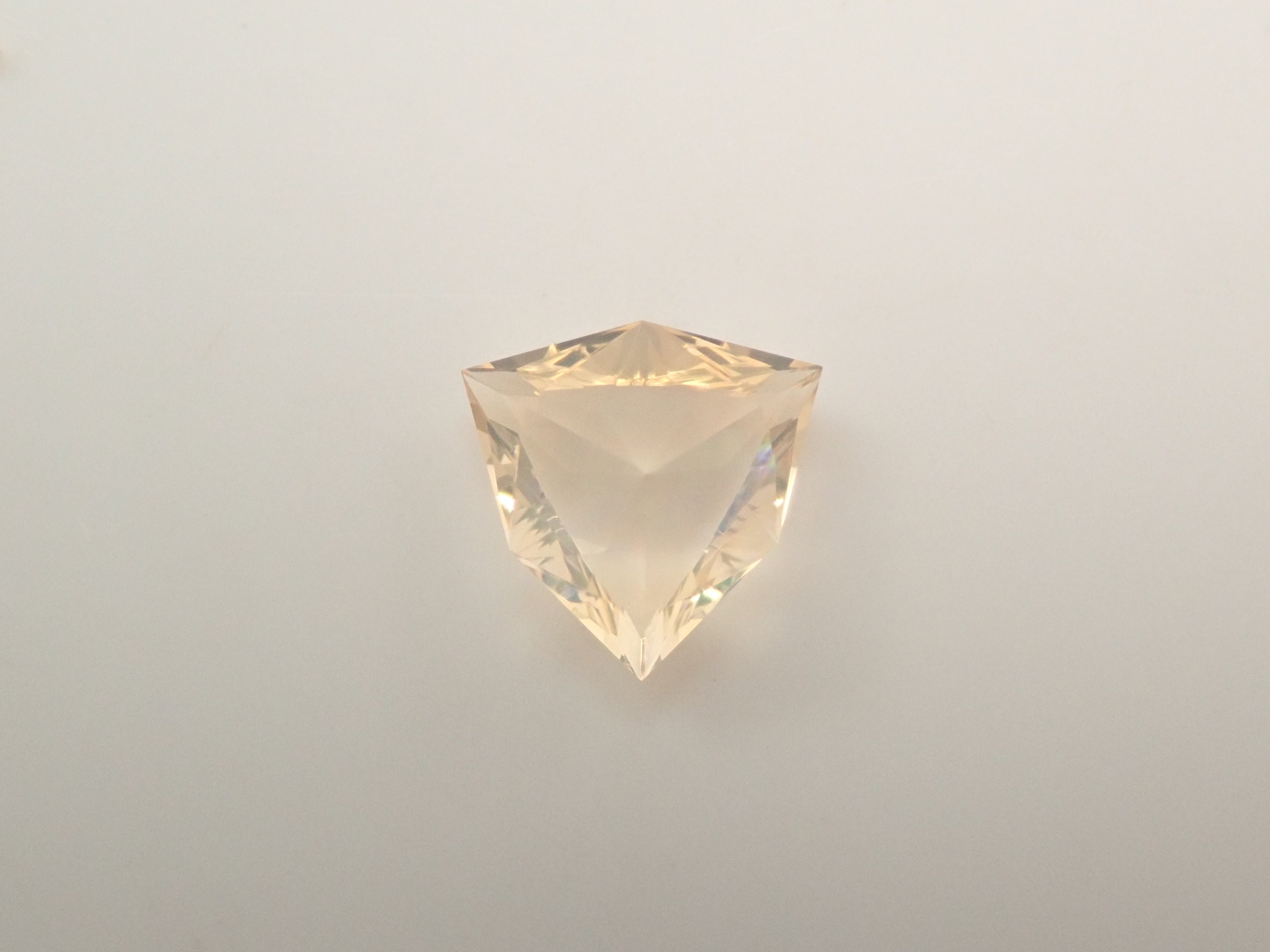 【1/2 22時販売】メキシコ産ファイアオパール(ファセットカット) 0.401ctルース(コントラルスオパール)