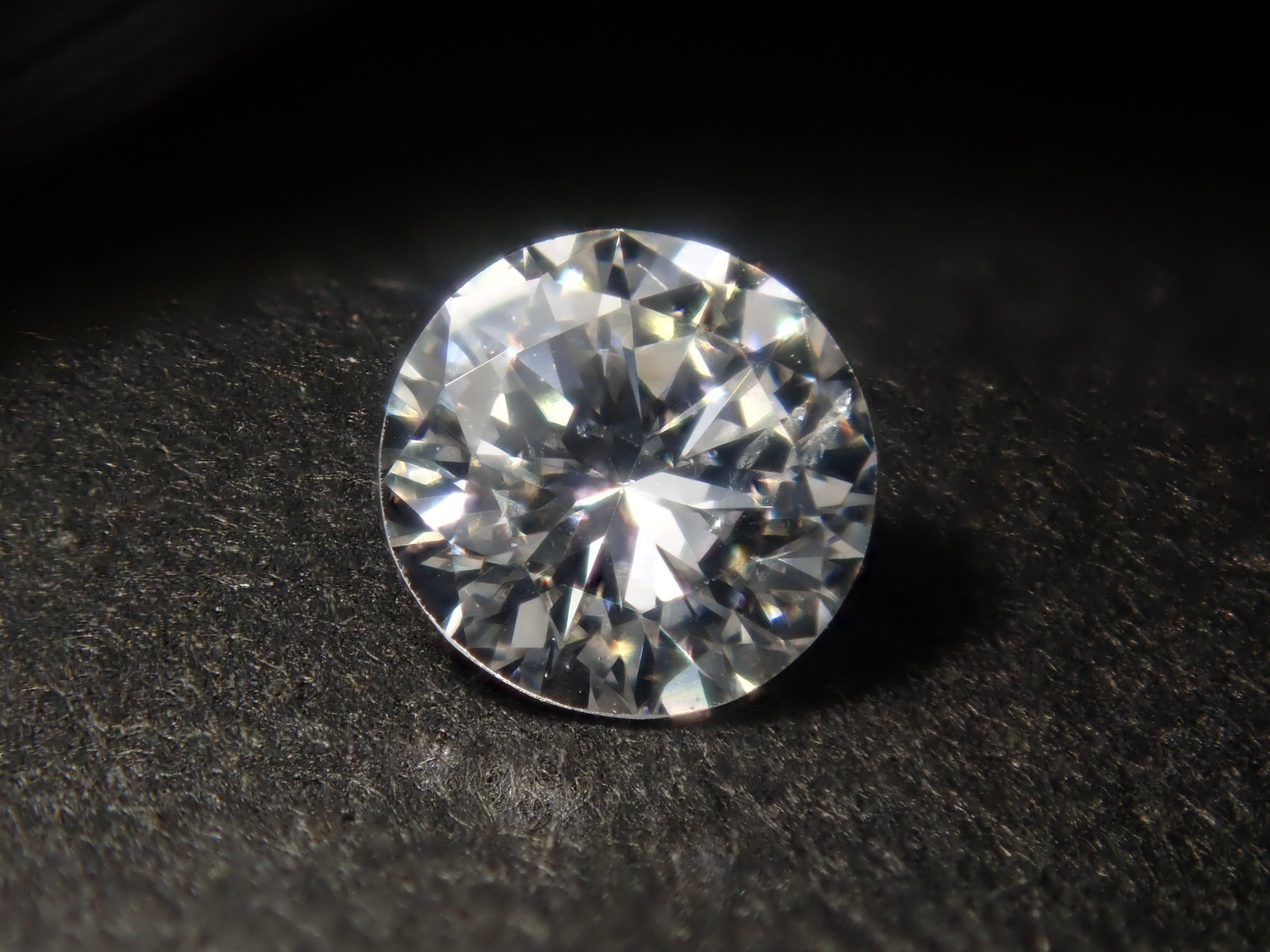 【1/9 22時販売】《限定10石》VVS-1/H&Cソーティング付など含むダイヤモンドガチャ《複数購入割引有》