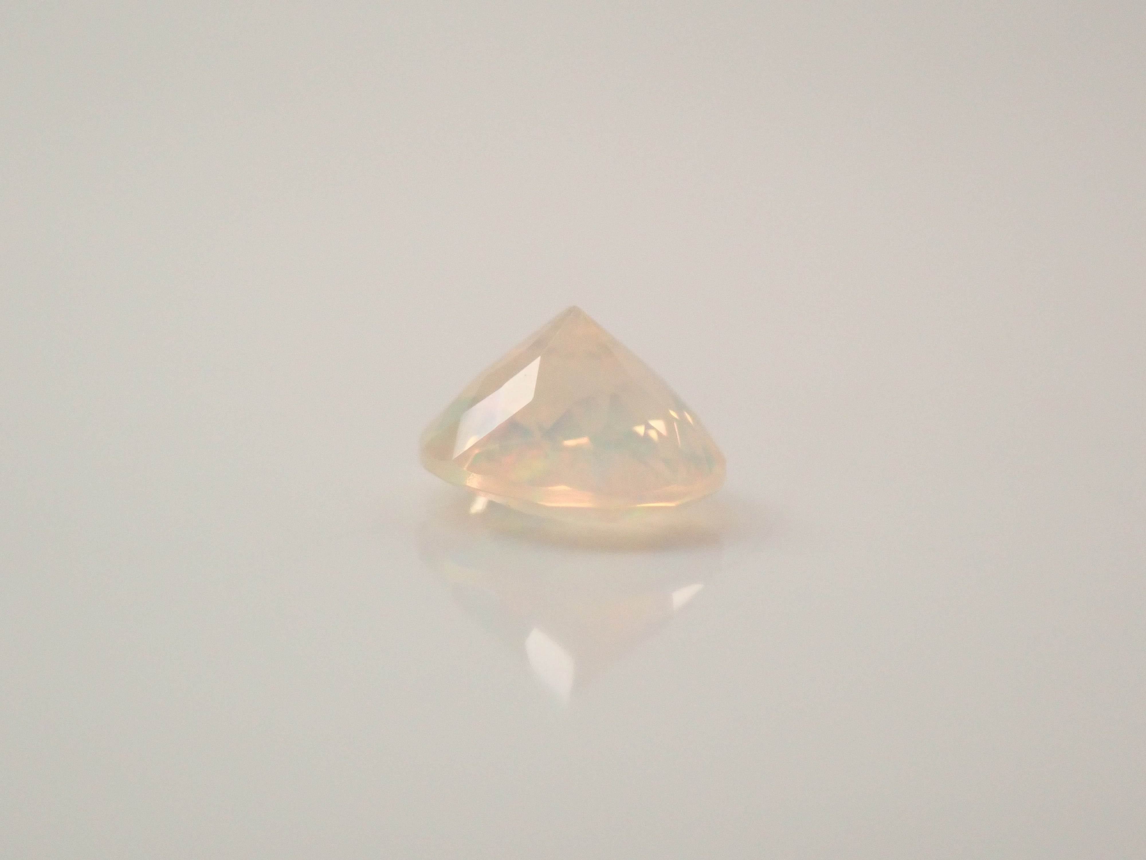 【1/2 22時販売】メキシコ産オパール(ファセットカット) 0.261ctルース(コントラルスオパール)