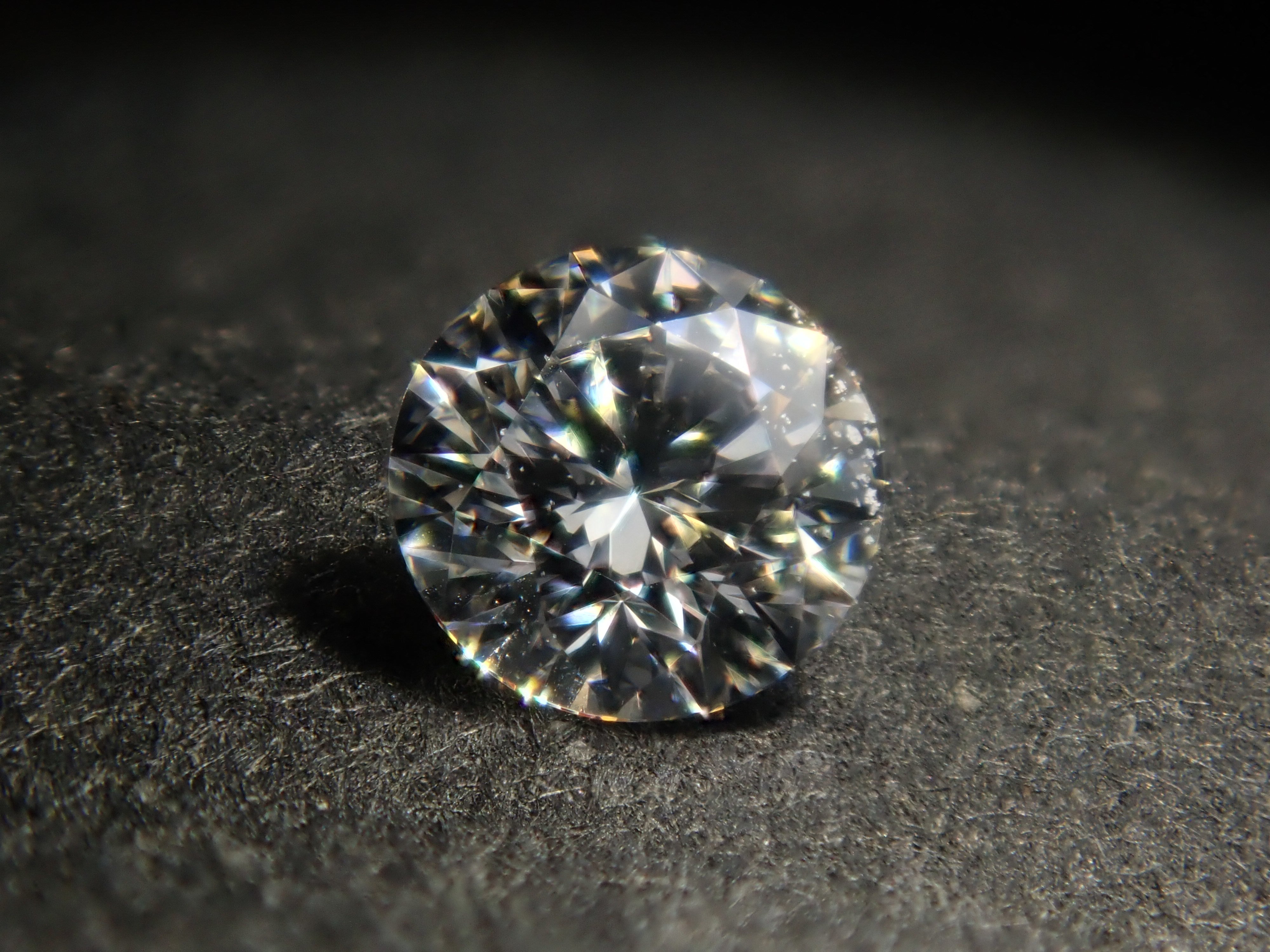 【1/9 22時販売】《限定10石》VVS-1/H&Cソーティング付など含むダイヤモンドガチャ《複数購入割引有》