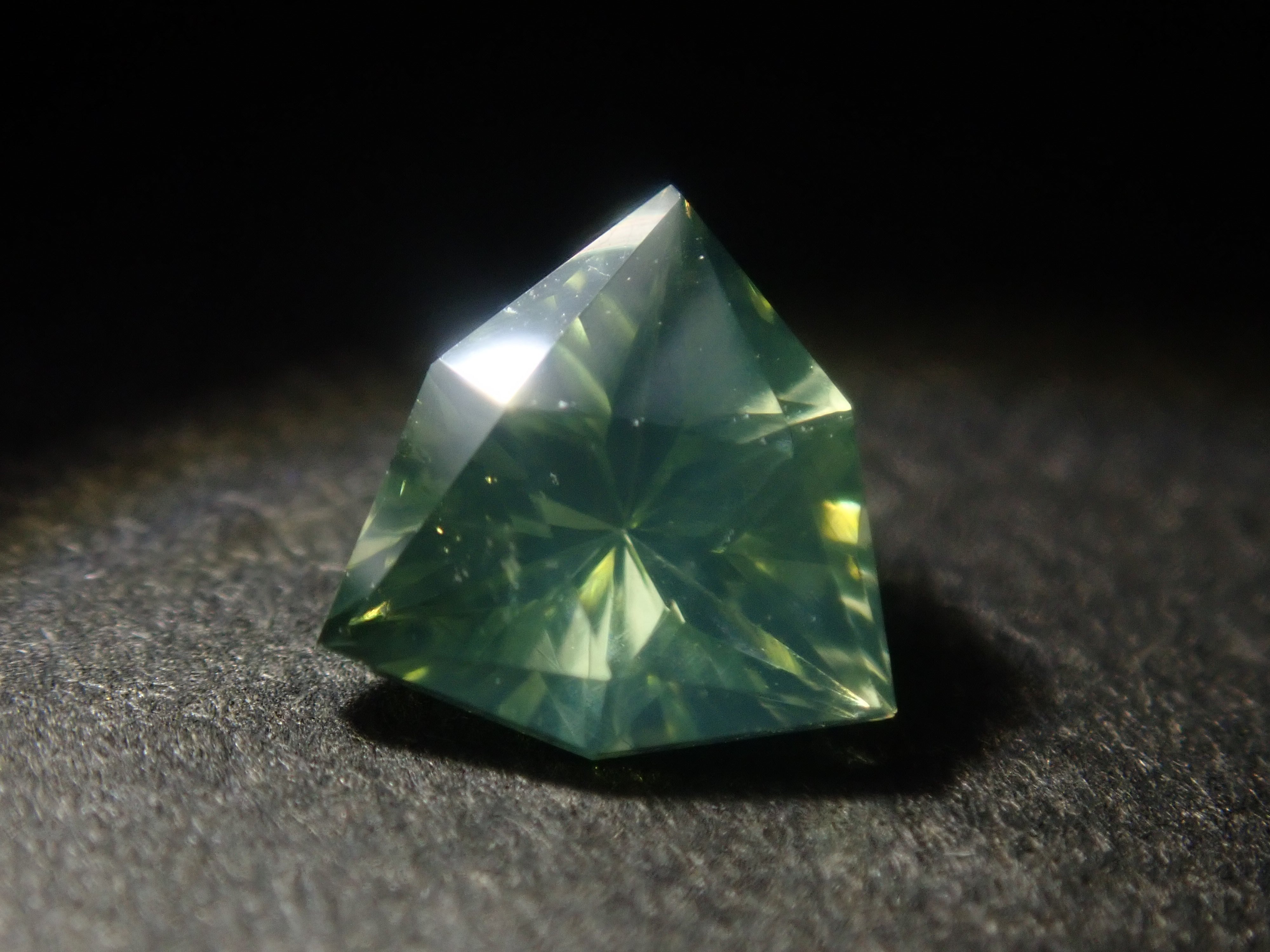 【1/9 22時販売】《限定7石》スリランカ産グリーンジルコン(特殊カット、シルキータイプ含む)《複数購入割引有》