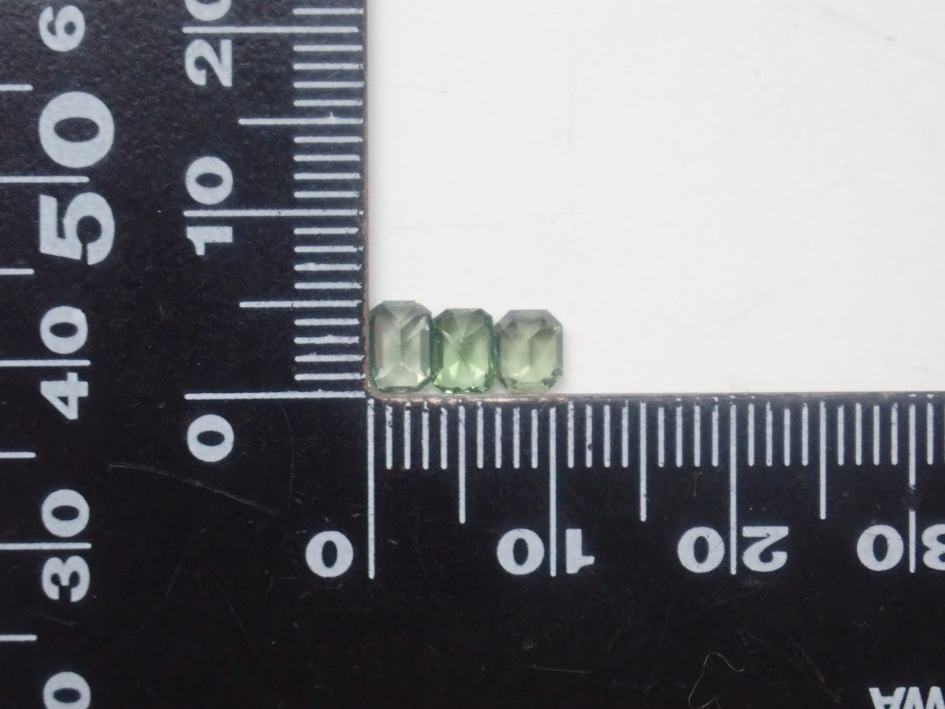 【1/9 22時販売】《限定7石》スリランカ産グリーンジルコン(特殊カット、シルキータイプ含む)《複数購入割引有》