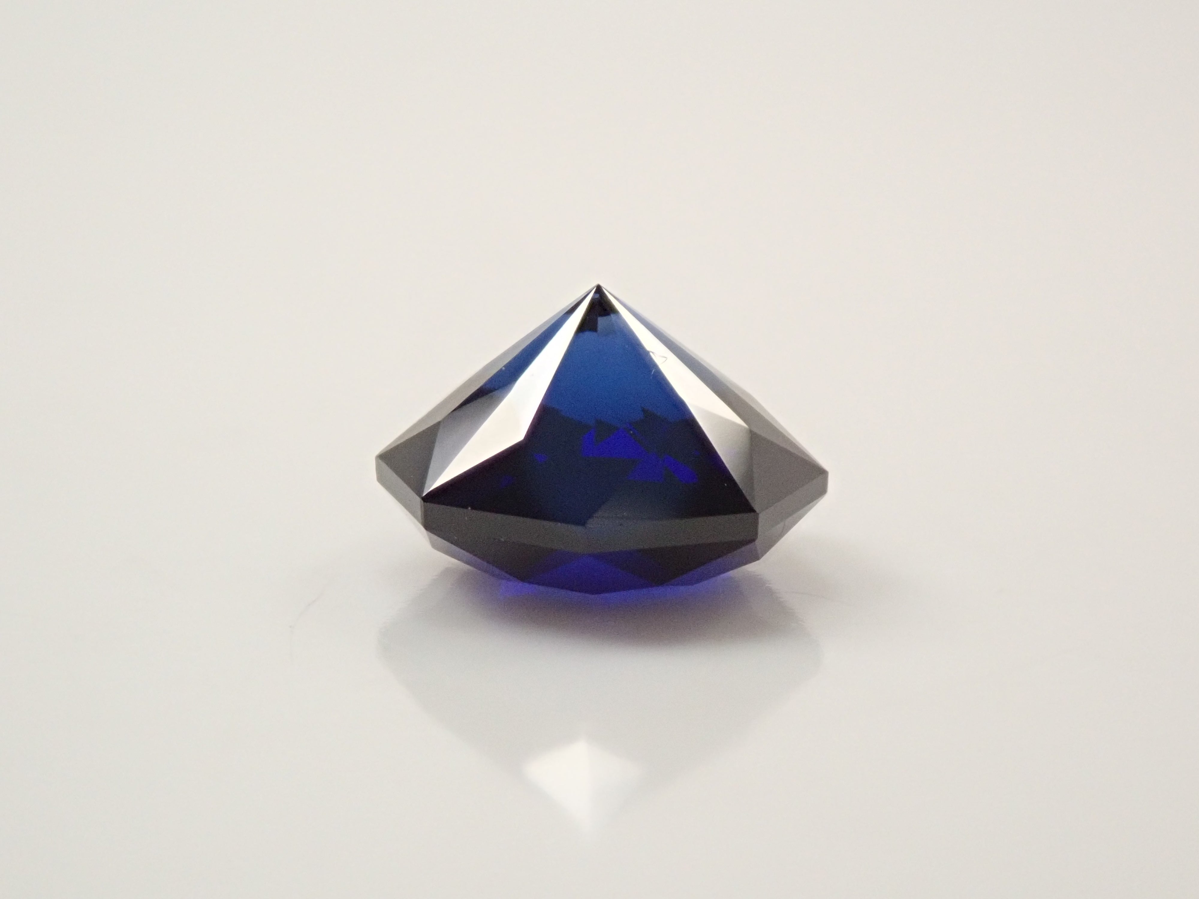 【1/2 22時販売】合成サファイア 2.077ctルース(合成ブルーサファイア)