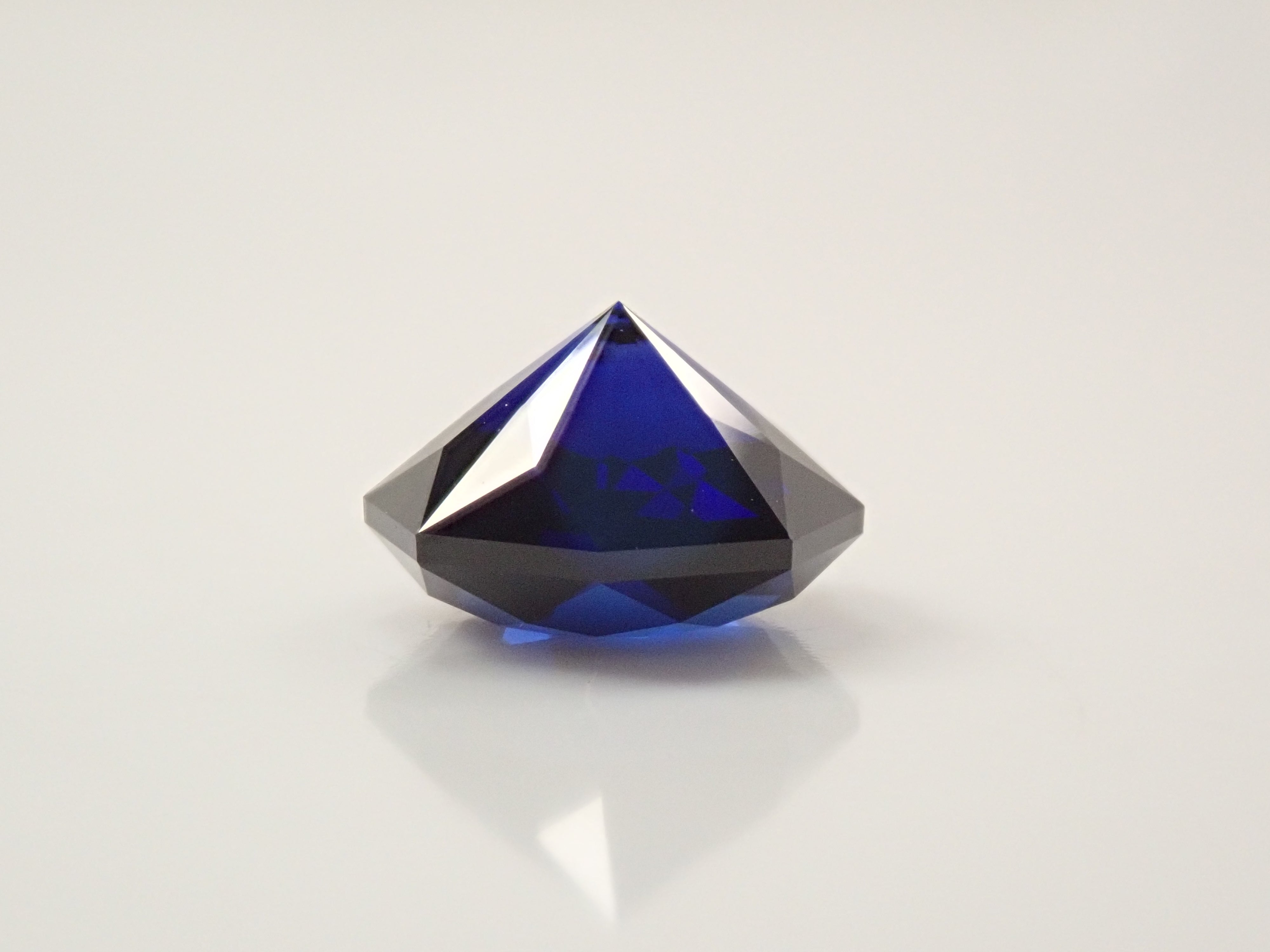 【1/2 22時販売】合成サファイア 2.077ctルース(合成ブルーサファイア)