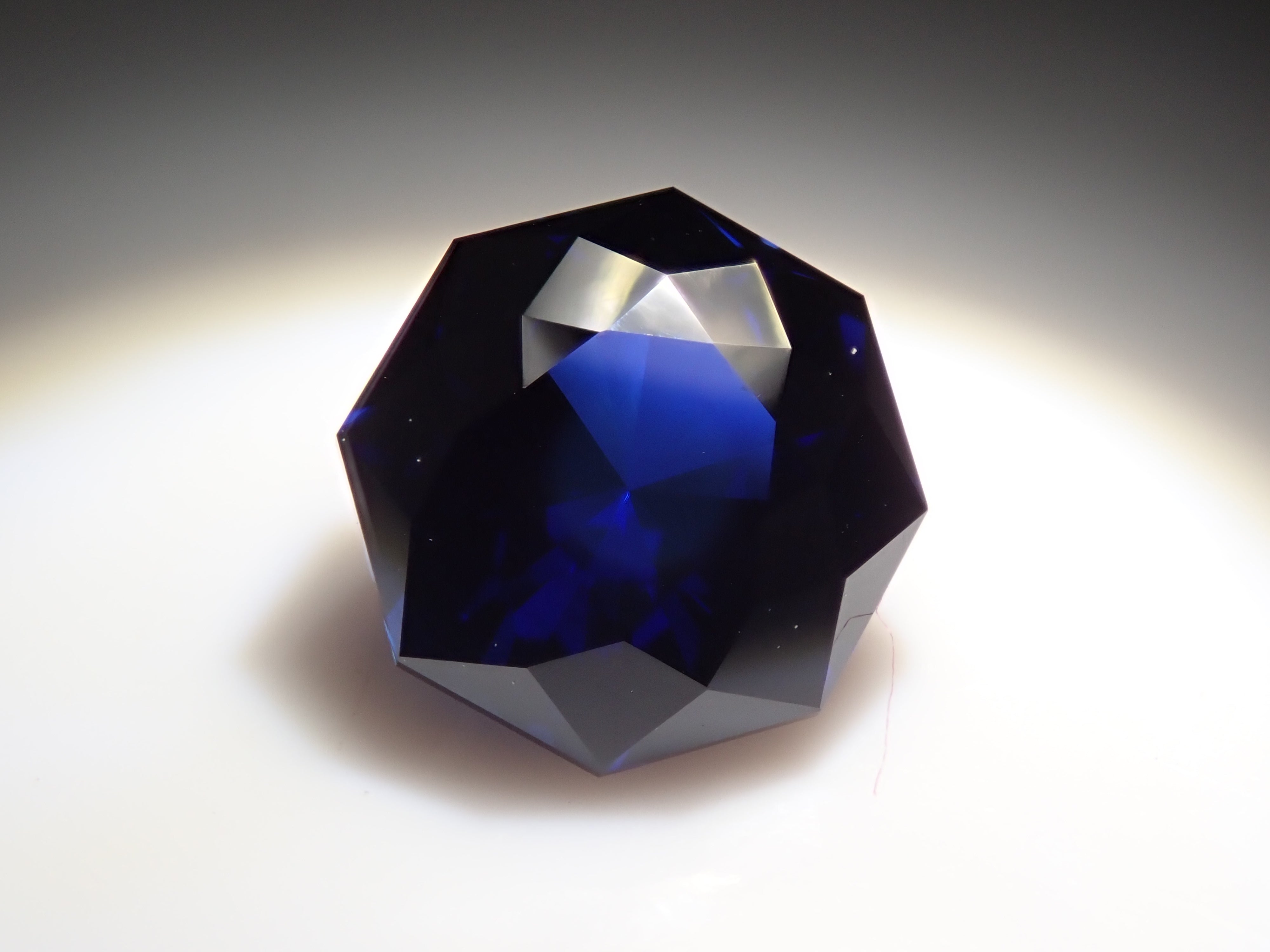 【1/2 22時販売】合成サファイア 2.077ctルース(合成ブルーサファイア)