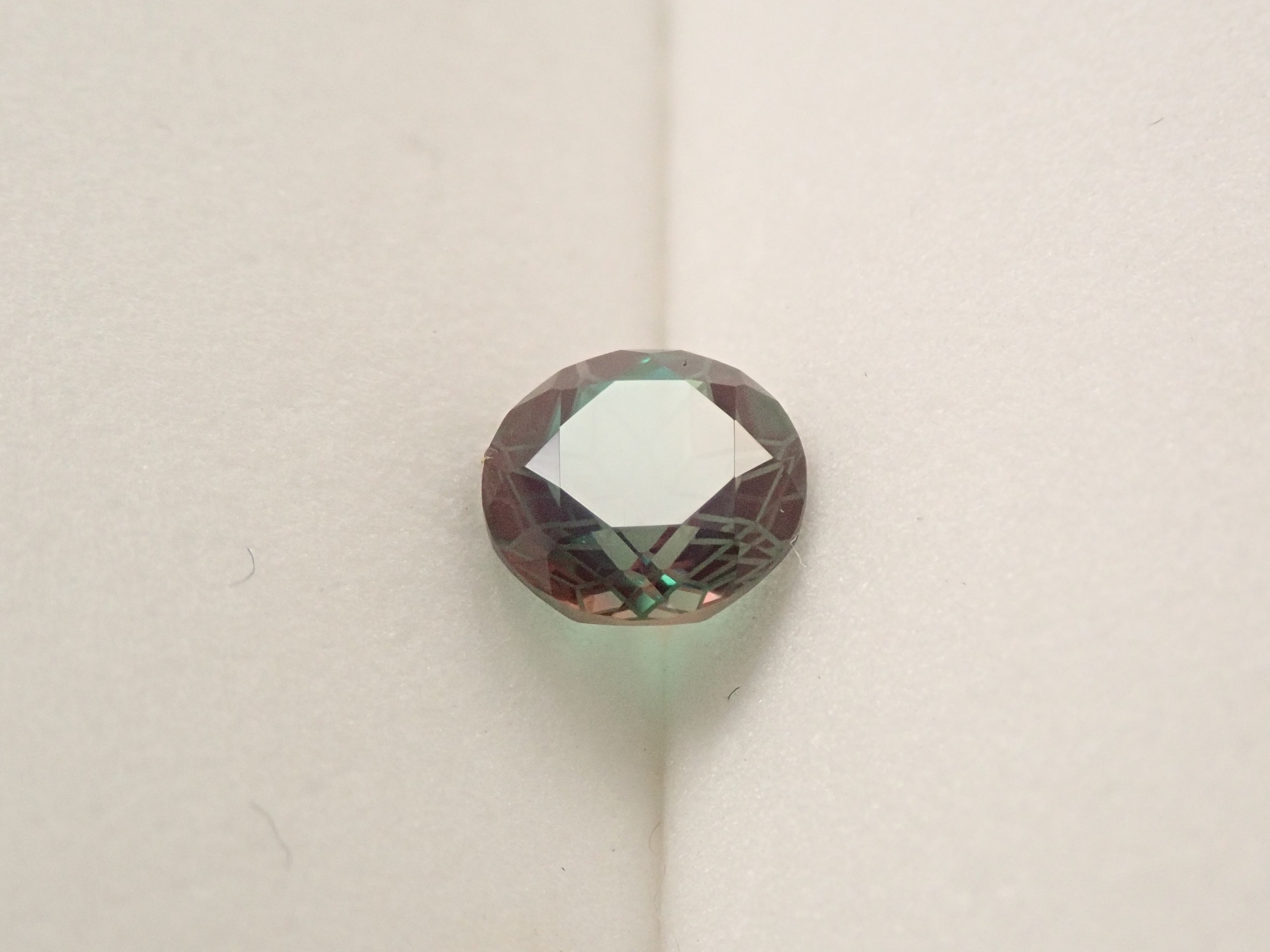 【ダンデライオンカット】モンゴル産カラーチェンジアンデシン 6.0mm/0.774ctルース