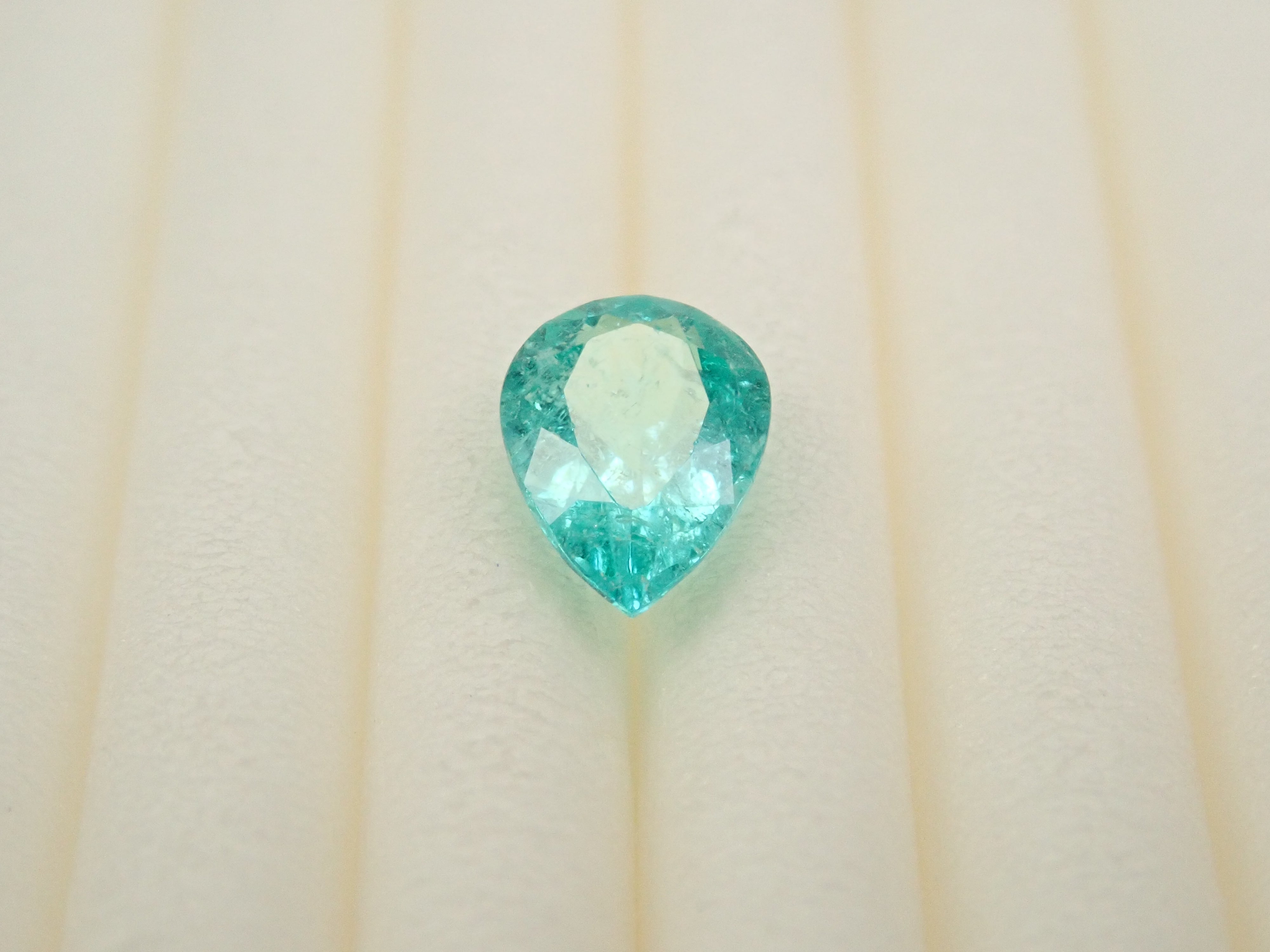 【1/9 22時販売】ブラジル産パライバトルマリン 0.361ctルース(CuO:1.0%,MnO:3.6%)