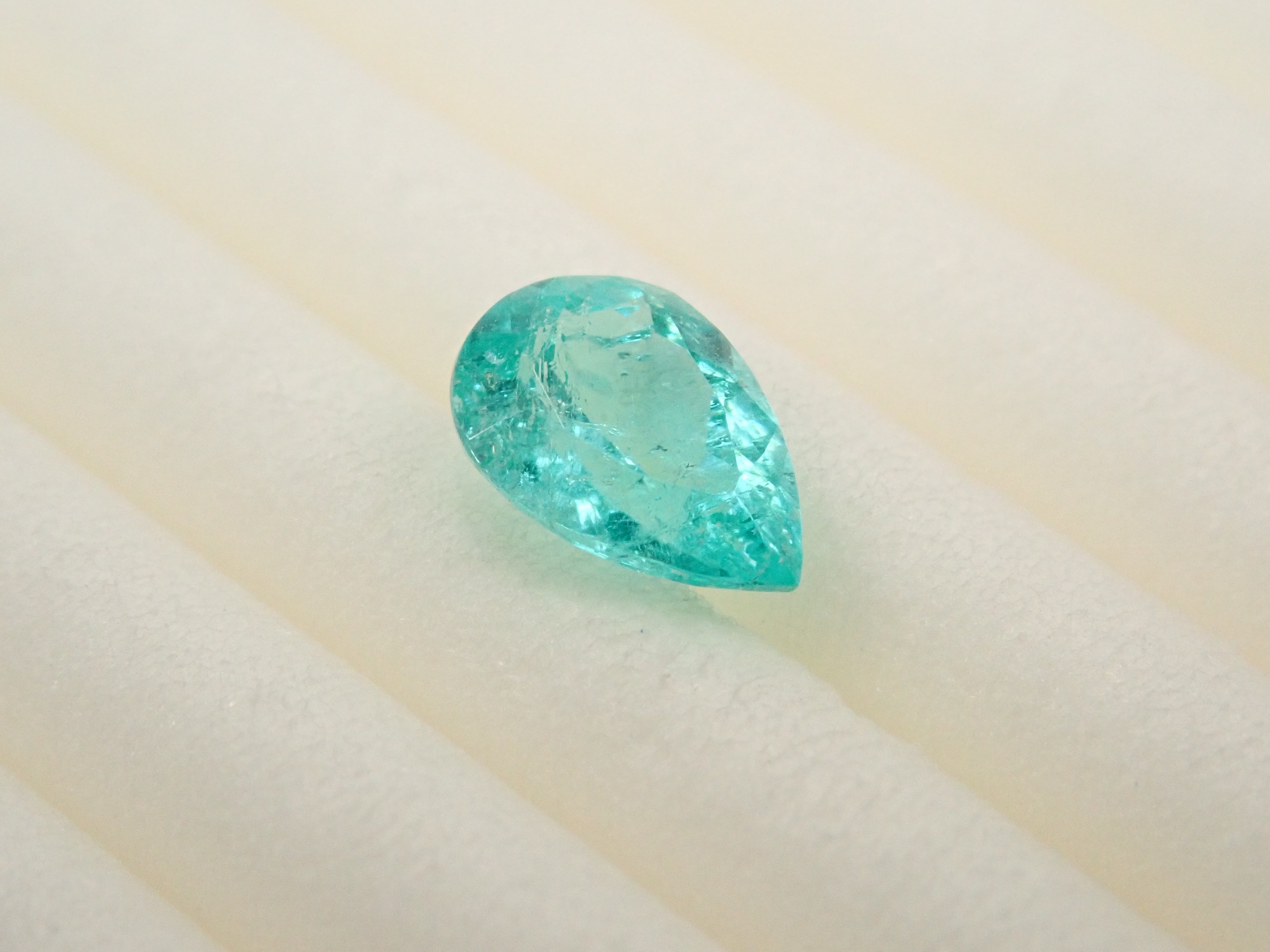 【1/9 22時販売】ブラジル産パライバトルマリン 0.361ctルース(CuO:1.0%,MnO:3.6%)