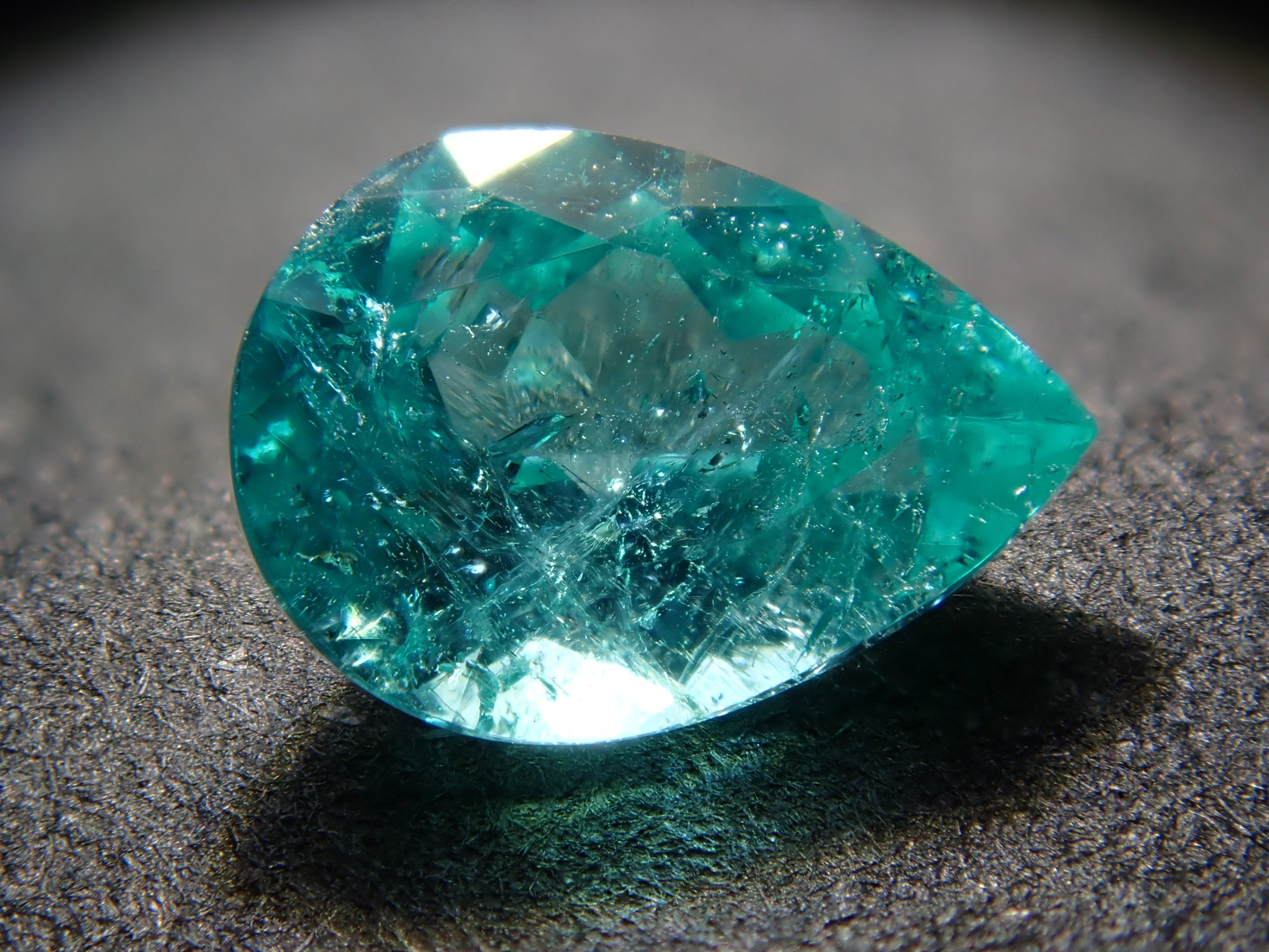 【1/9 22時販売】ブラジル産パライバトルマリン 0.361ctルース(CuO:1.0%,MnO:3.6%)