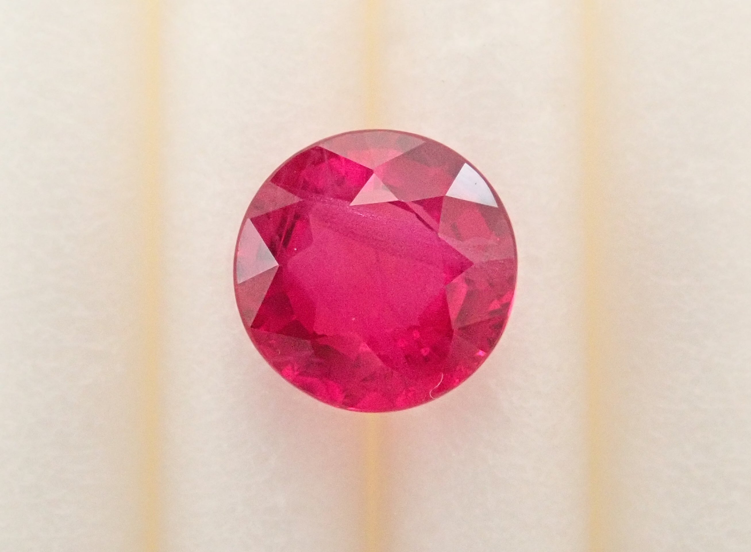 【12/31 22時販売】ピジョンブラッドルビー 5.0mm/0.580ctルース AIGS