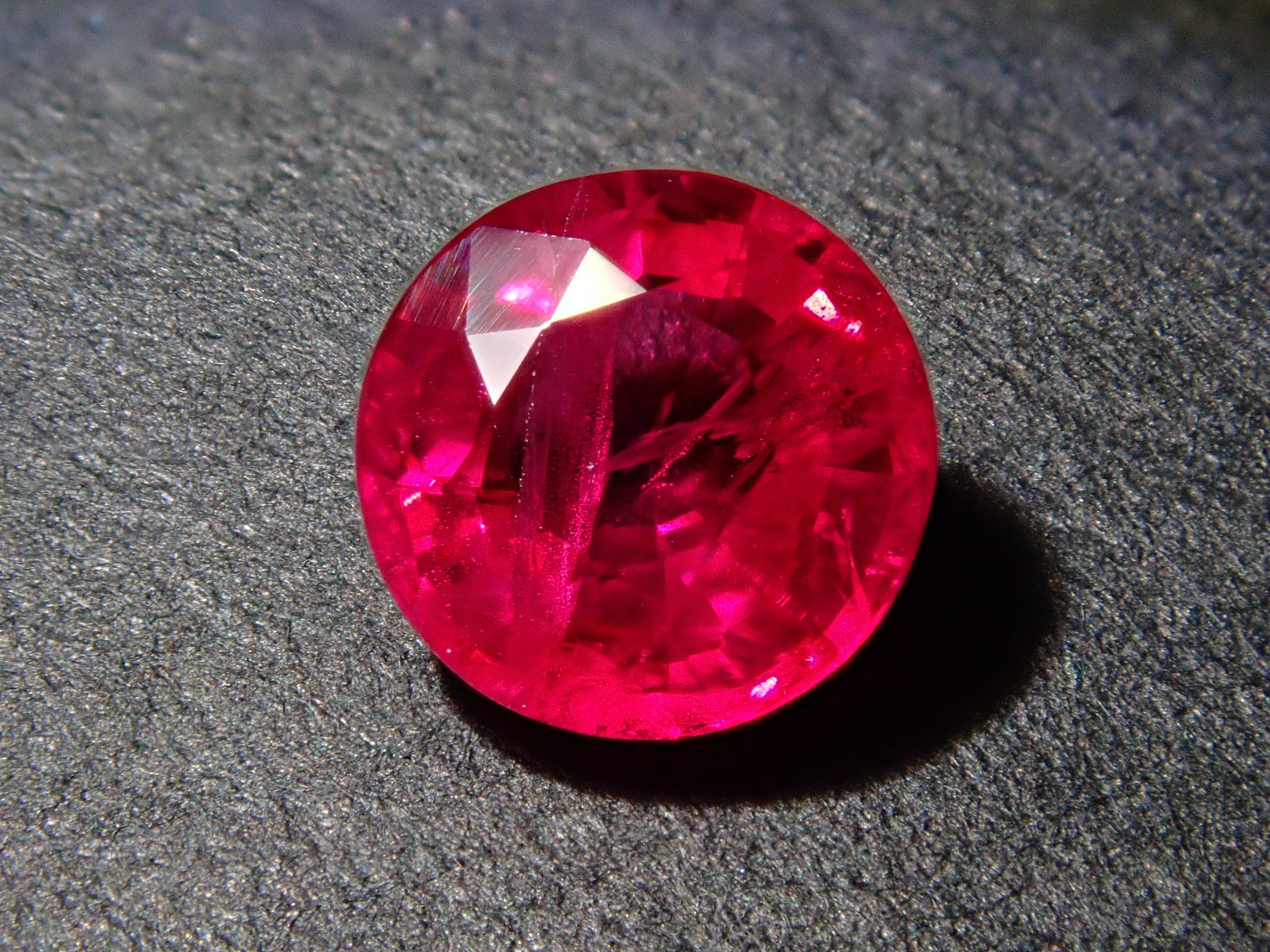 【12/31 22時販売】ピジョンブラッドルビー 5.0mm/0.580ctルース AIGS