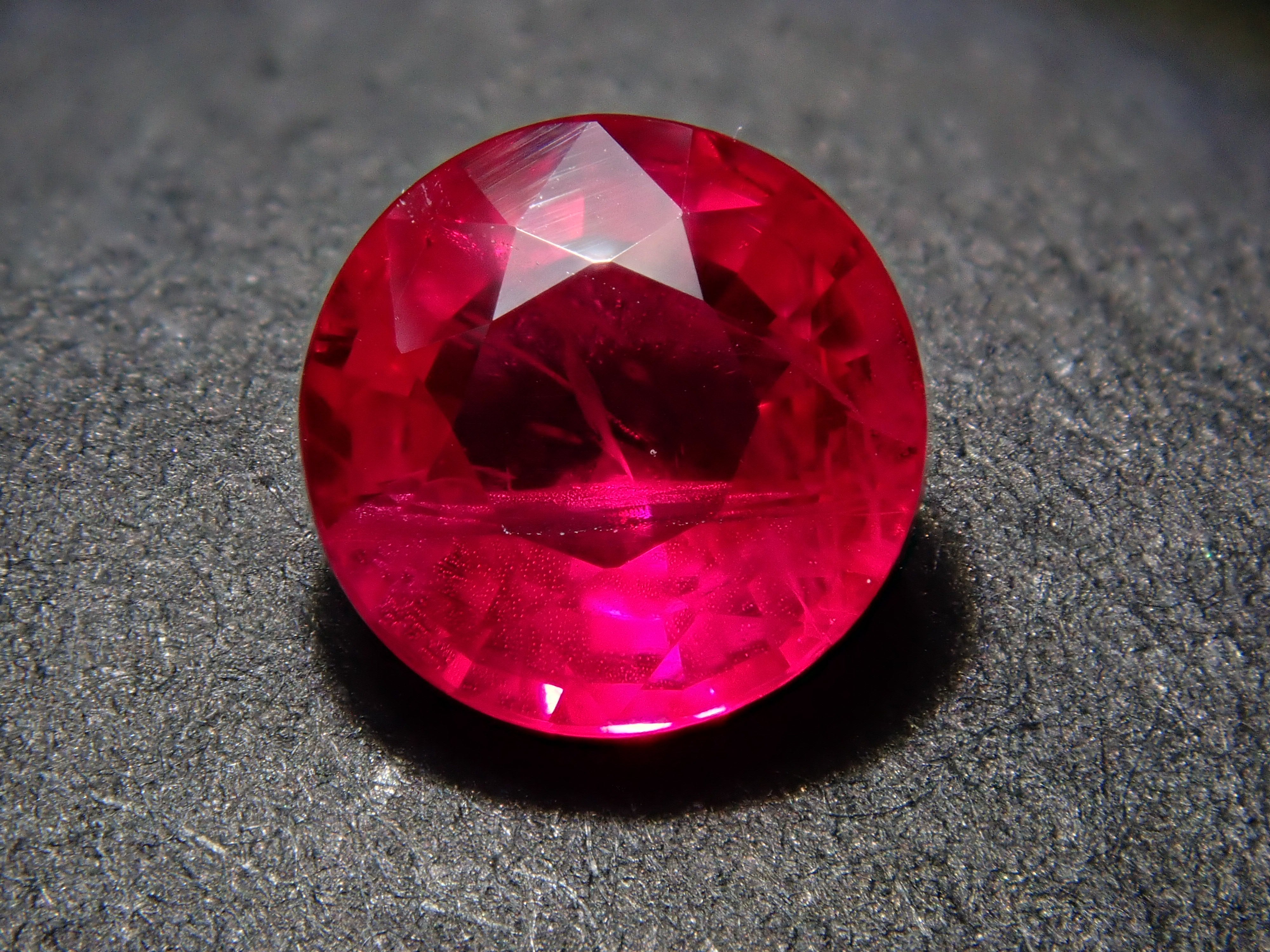 【12/31 22時販売】ピジョンブラッドルビー 5.0mm/0.580ctルース AIGS